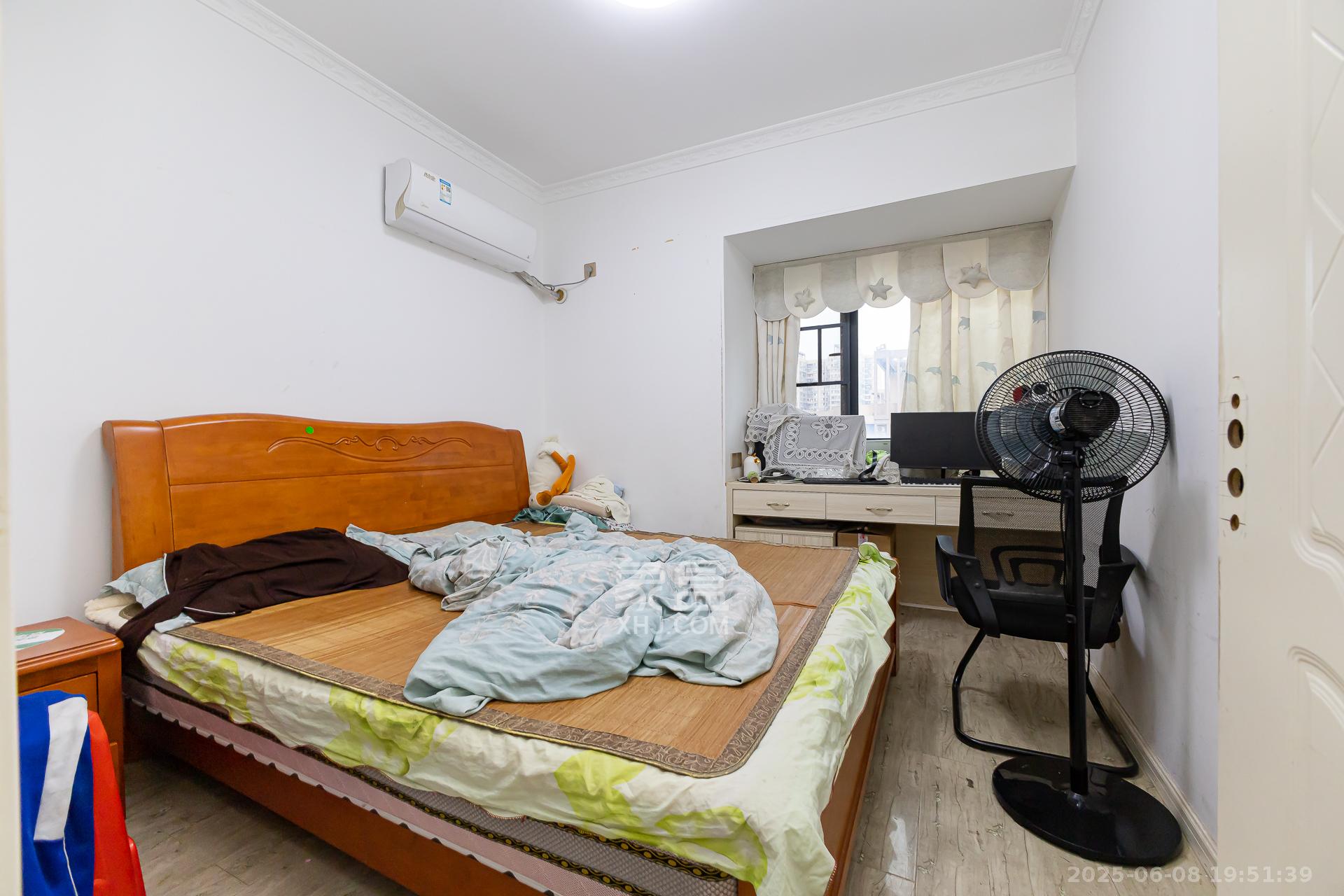 勤诚达新界 4室2厅2卫 128.0万 勤诚达新界 4室2厅2卫 128.0万卧室