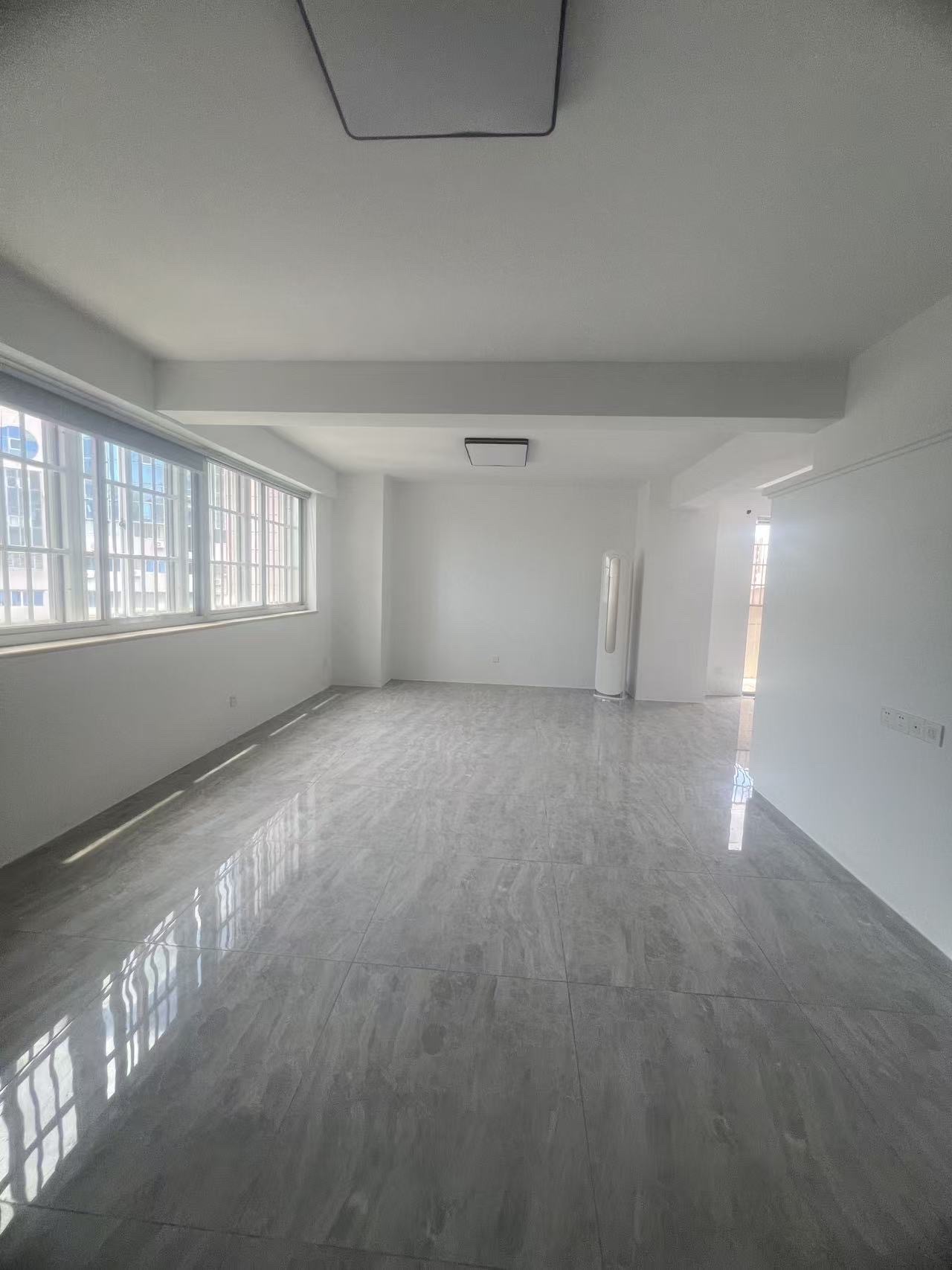 德派斯大厦 4室2厅2卫 4500.0元/月 德派斯大厦 4室2厅2卫 4500.0元/月室内图