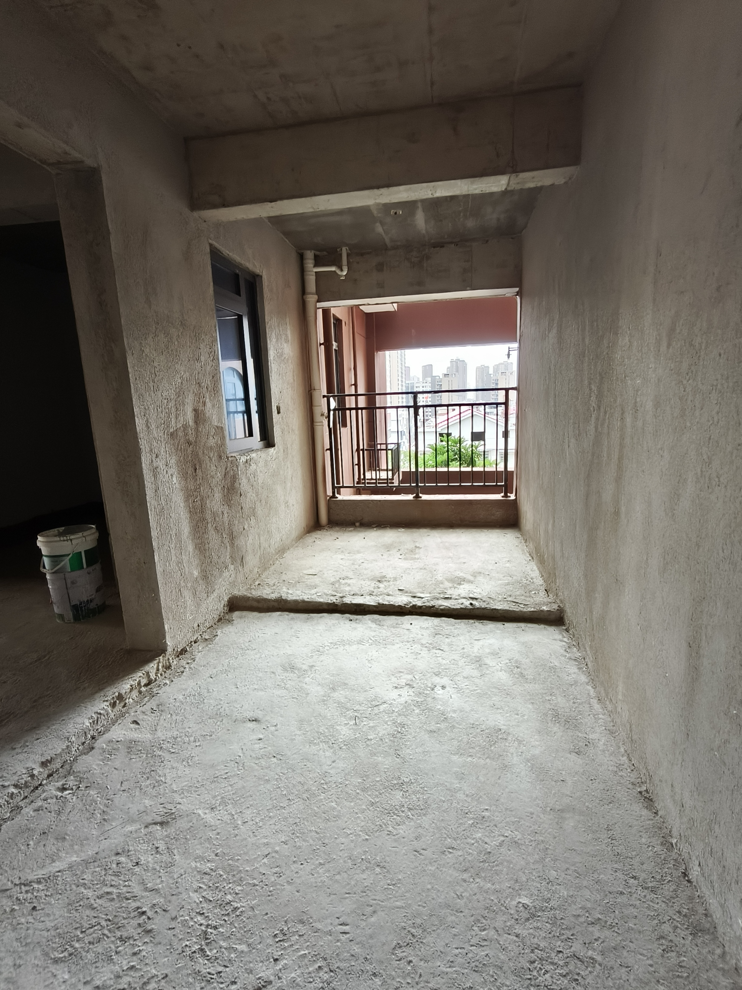 石化大院  3室2厅2卫    63.0万 石化大院  3室2厅2卫    63.0万客厅