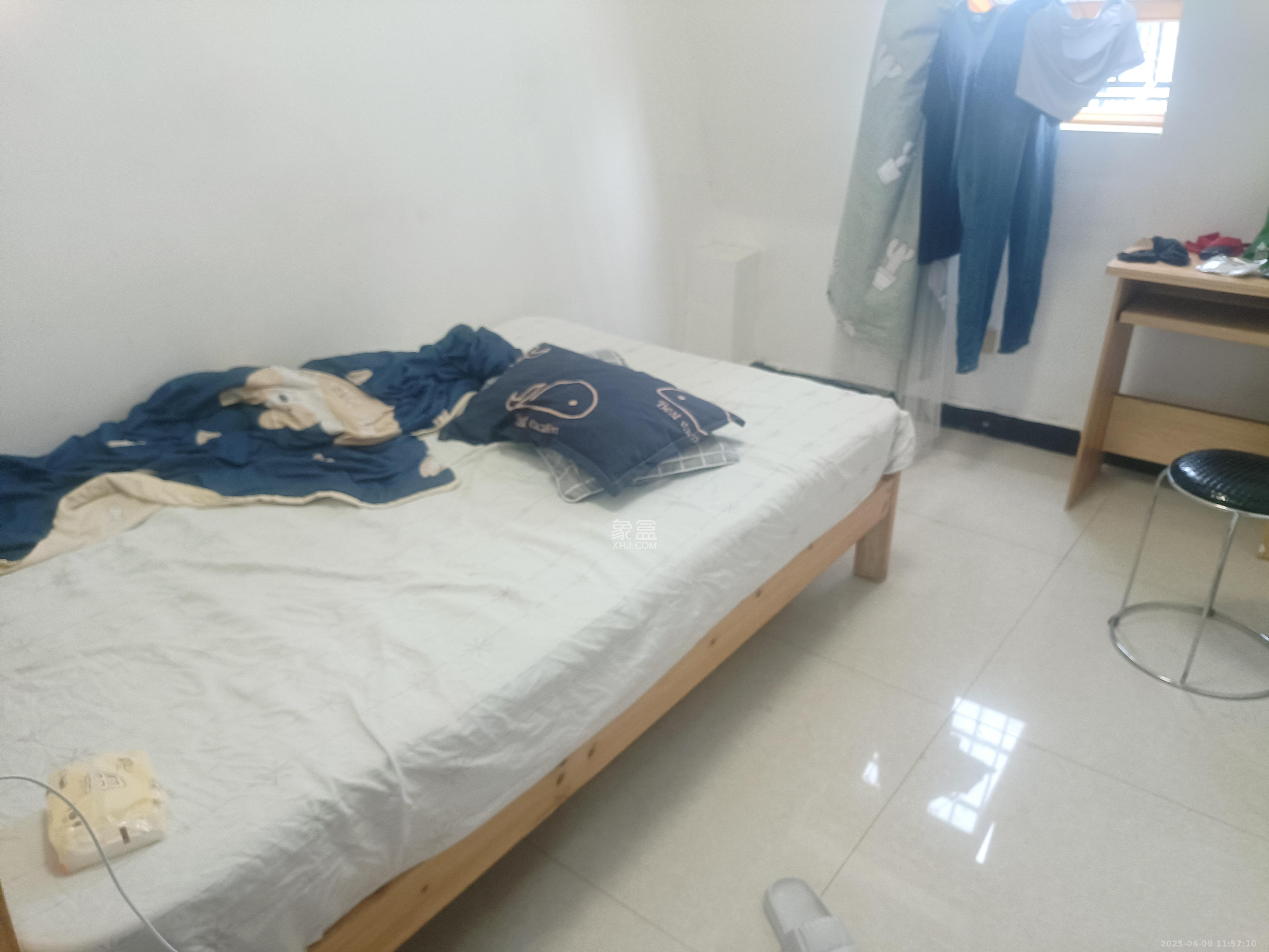 翡翠华庭  3室1厅1卫   2100.00元/月室内图