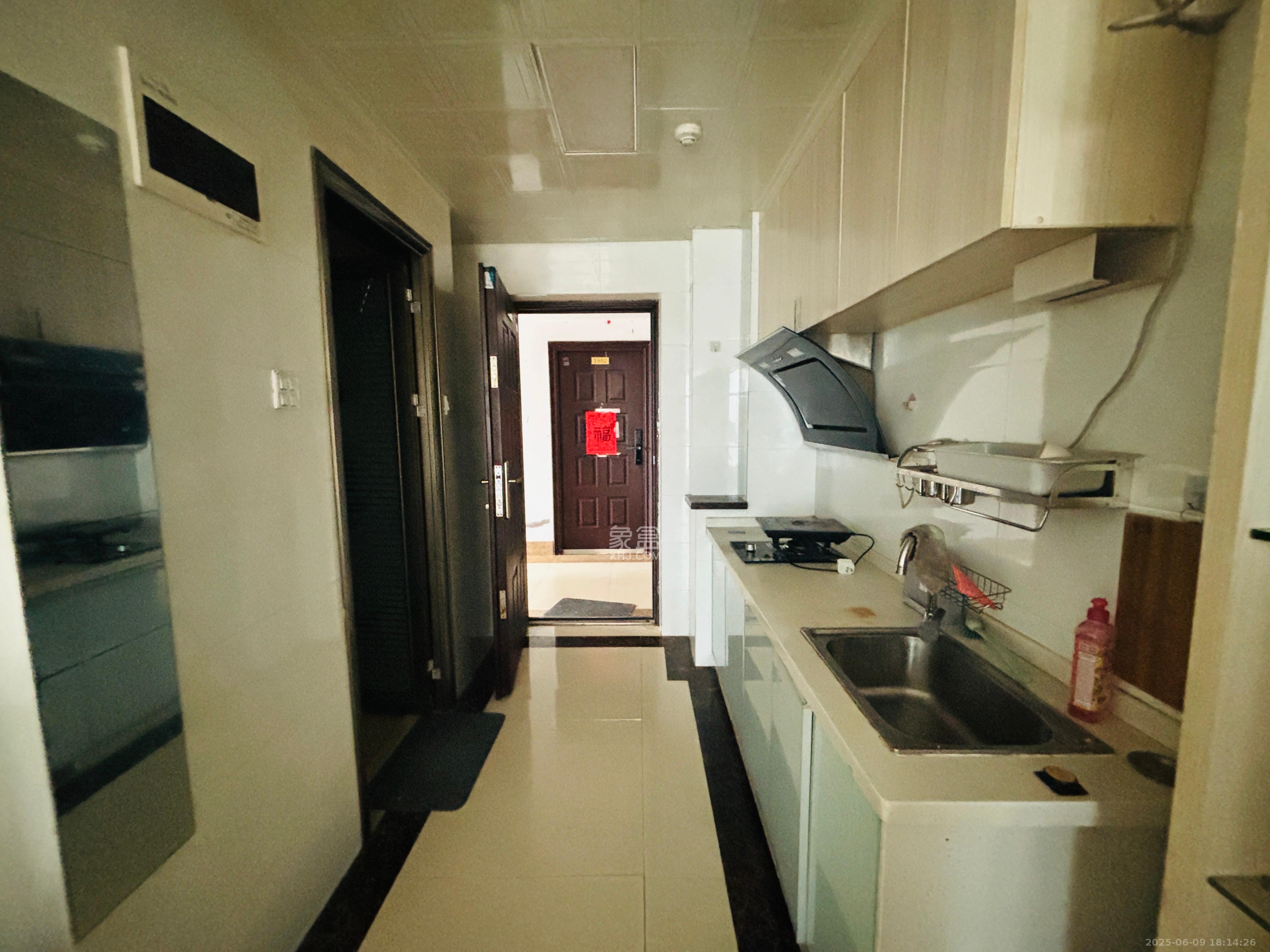 融科东南海 1室1厅1卫 1500.0元/月 融科东南海 1室1厅1卫 1500.0元/月室内图