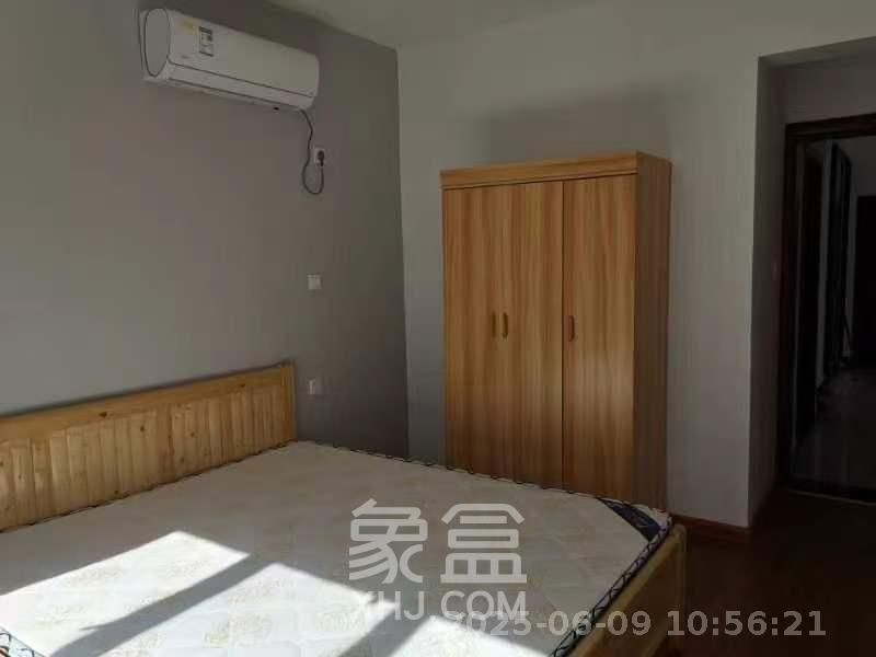 爵世名邸东湖（东湖壹号企业总部基地）  4室2厅1卫   2400.00元/月室内图
