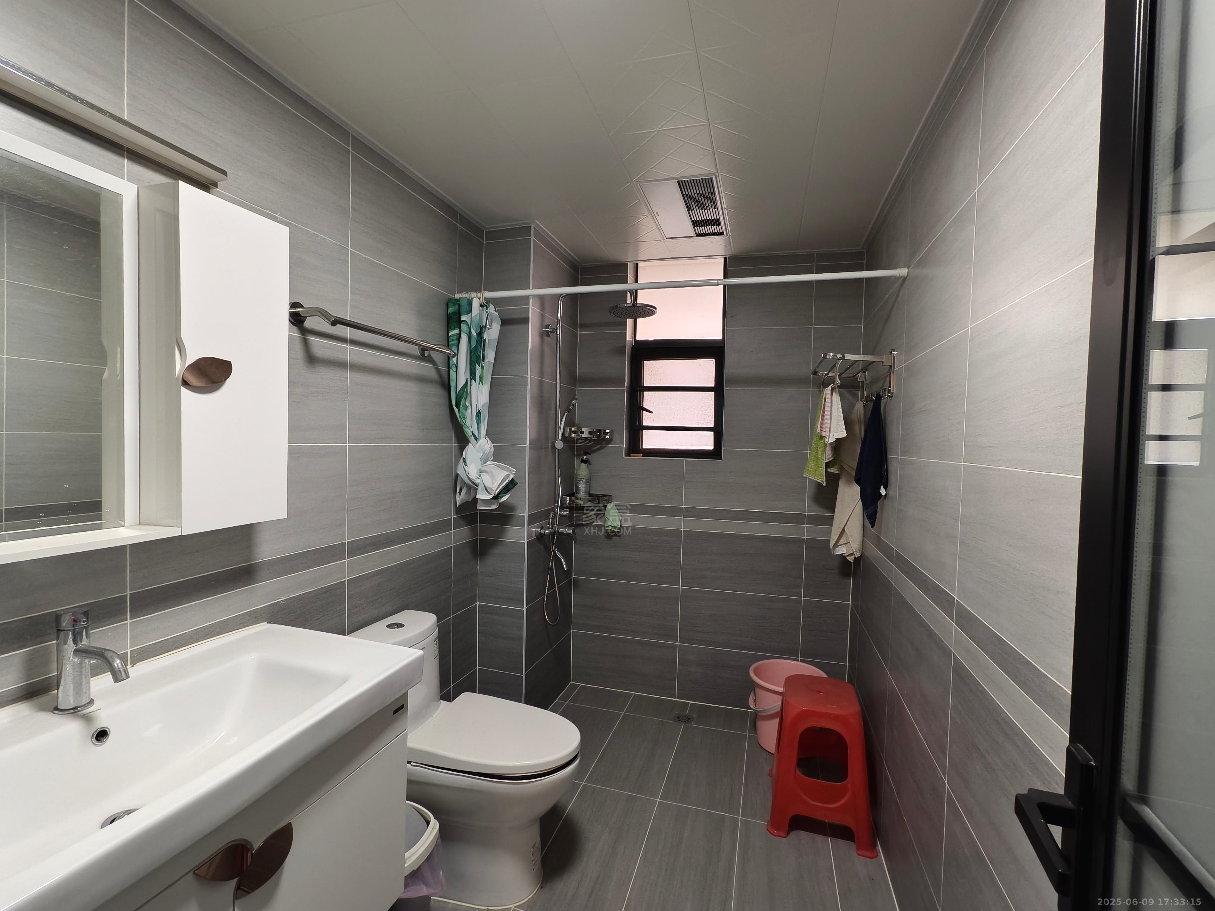 奥园广场 4室2厅2卫 2800.0元/月 奥园广场 4室2厅2卫 2800.0元/月室内图