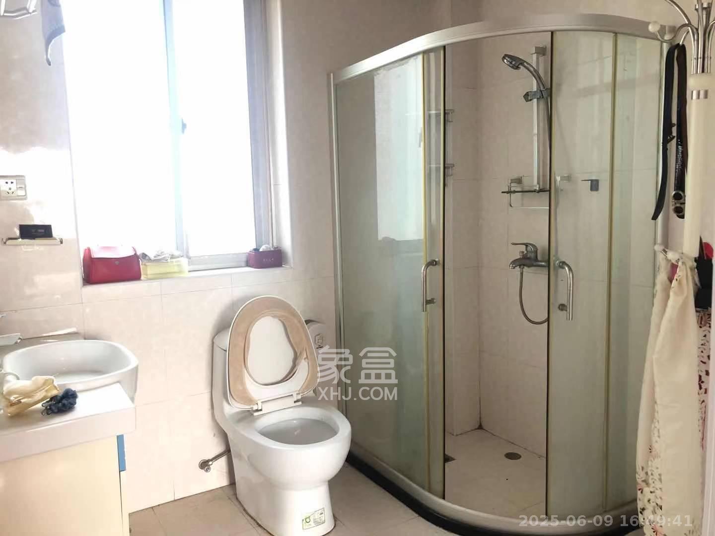红树湾  3室2厅2卫   1800.00元/月室内图