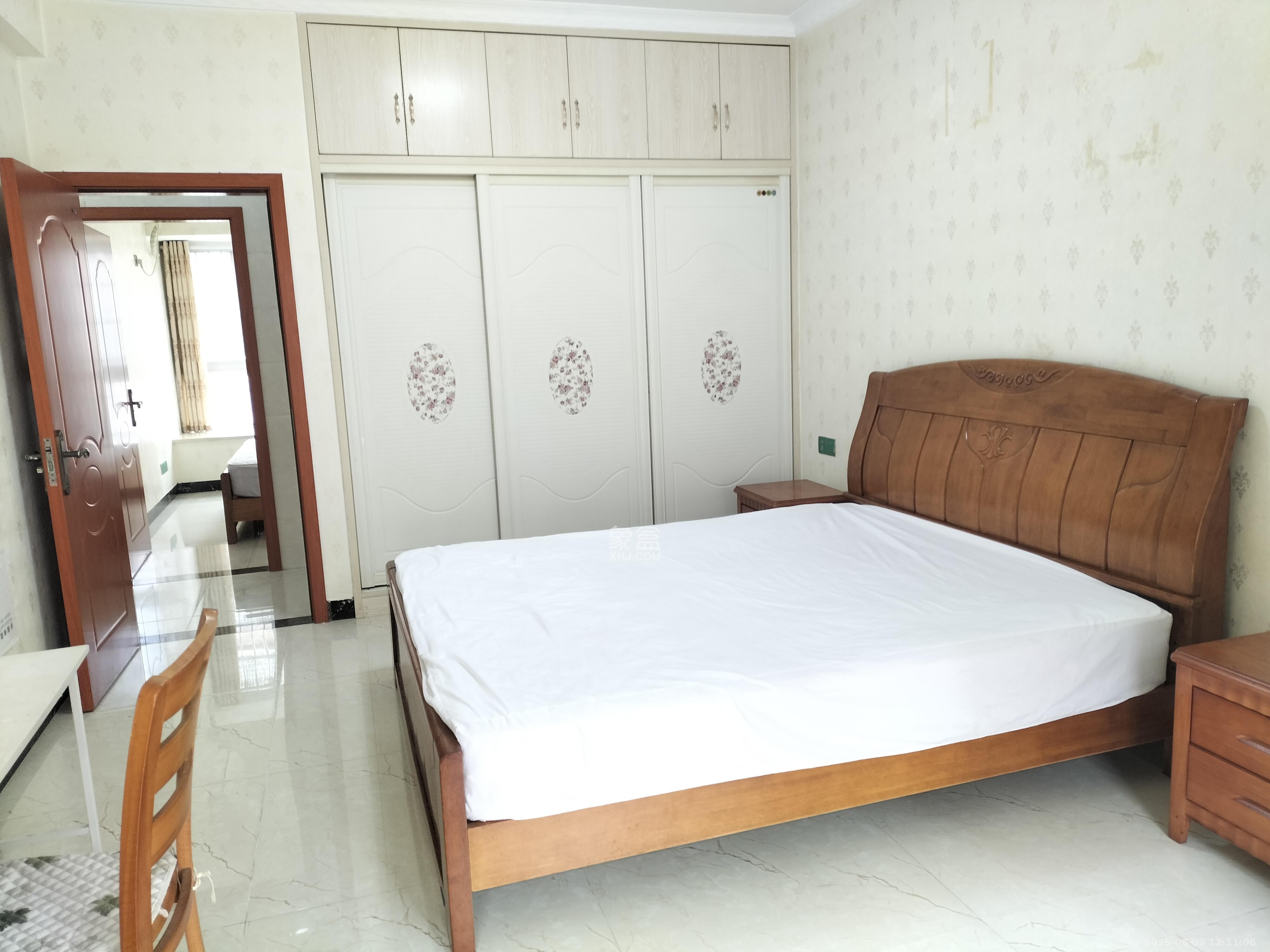 家兴苑  3室2厅1卫    2400.0元/月室内图