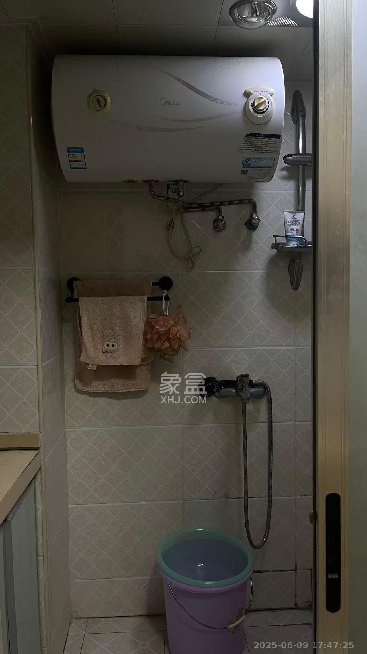 绿地中央广场  1室1厅1卫   1500.00元/月室内图