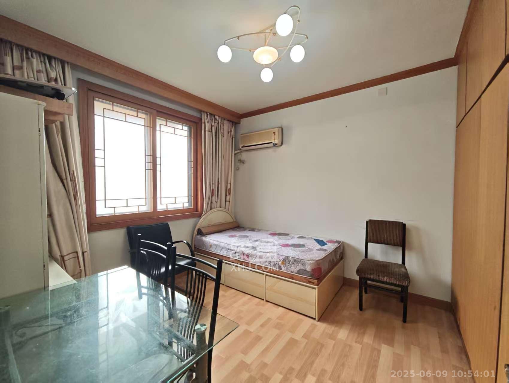 群芳园 1室2厅1卫 2000.0元/月 群芳园 1室2厅1卫 2000.0元/月室内图