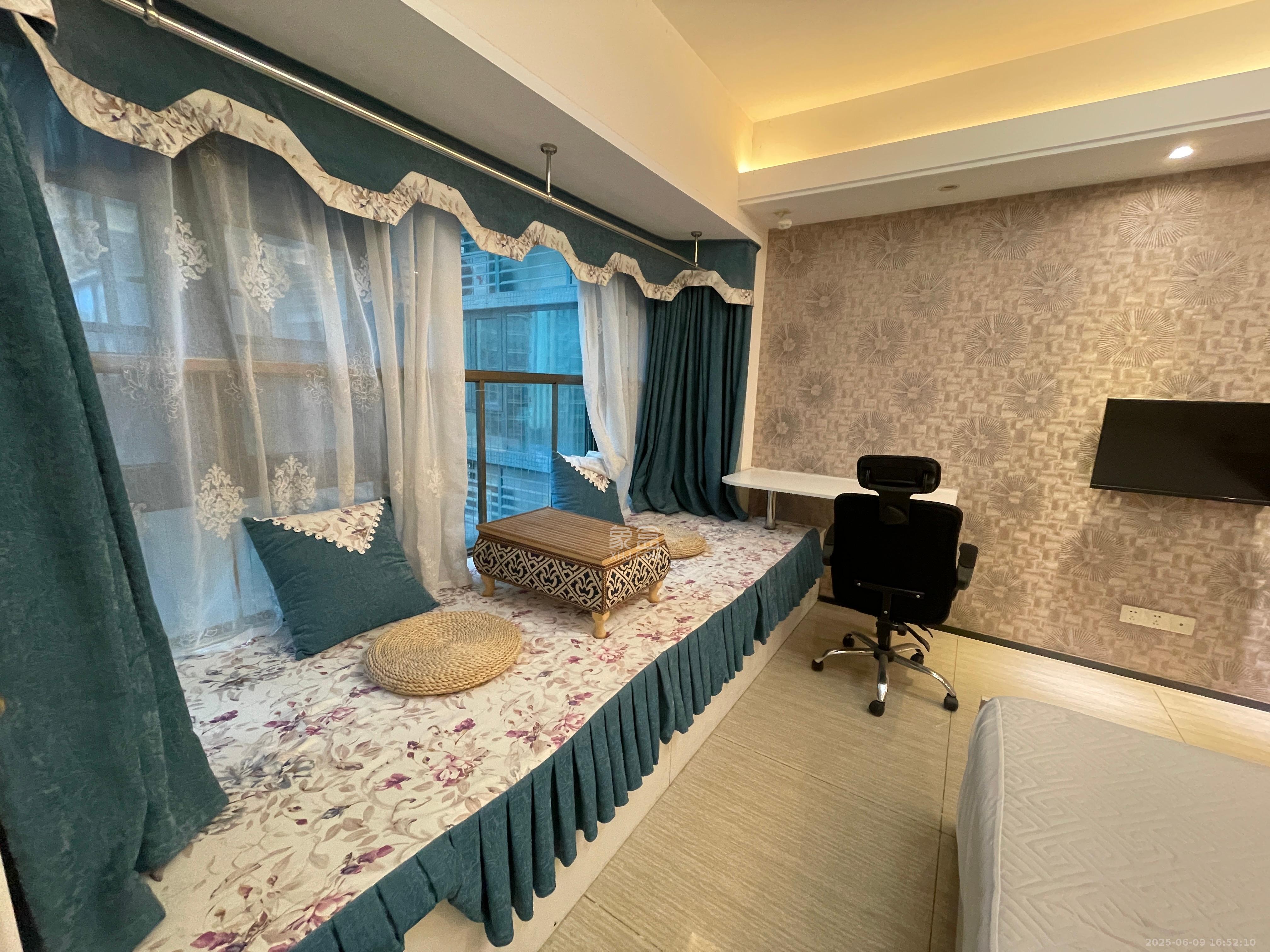 恒大翡翠华庭  1室1厅1卫    1400.0元/月 恒大翡翠华庭  1室1厅1卫    1400.0元/月室内图