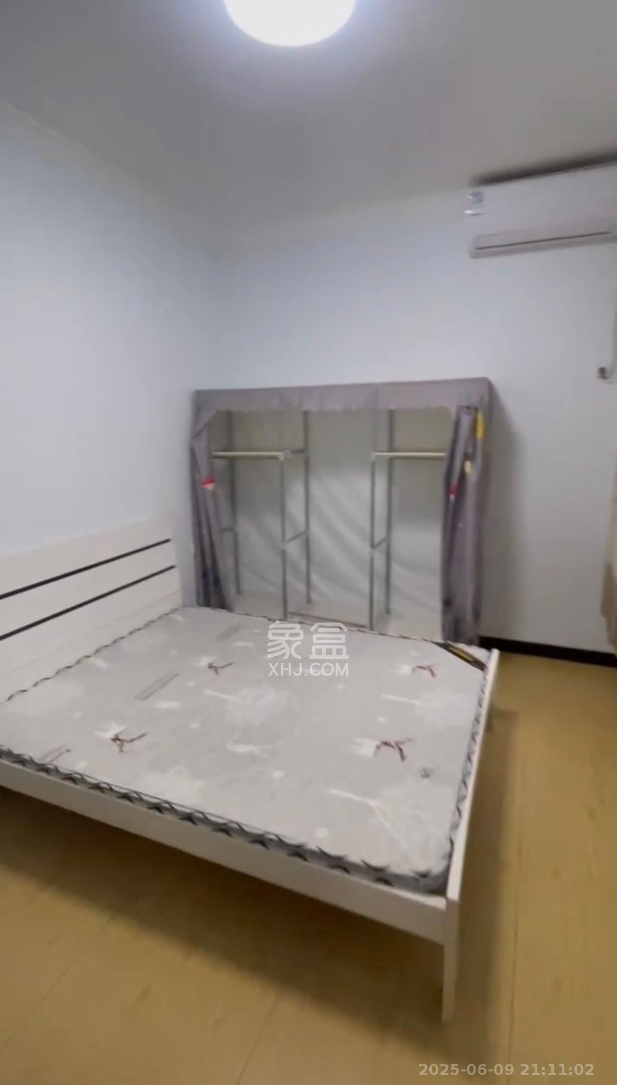 中房F联邦  2室1厅1卫   2100.00元/月室内图