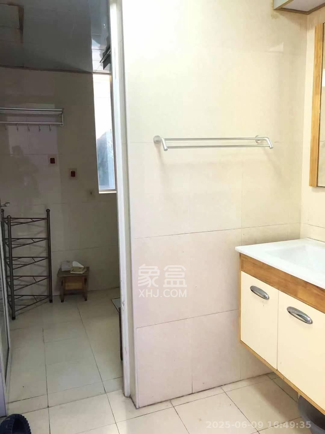 红树湾  3室2厅2卫   1800.00元/月室内图