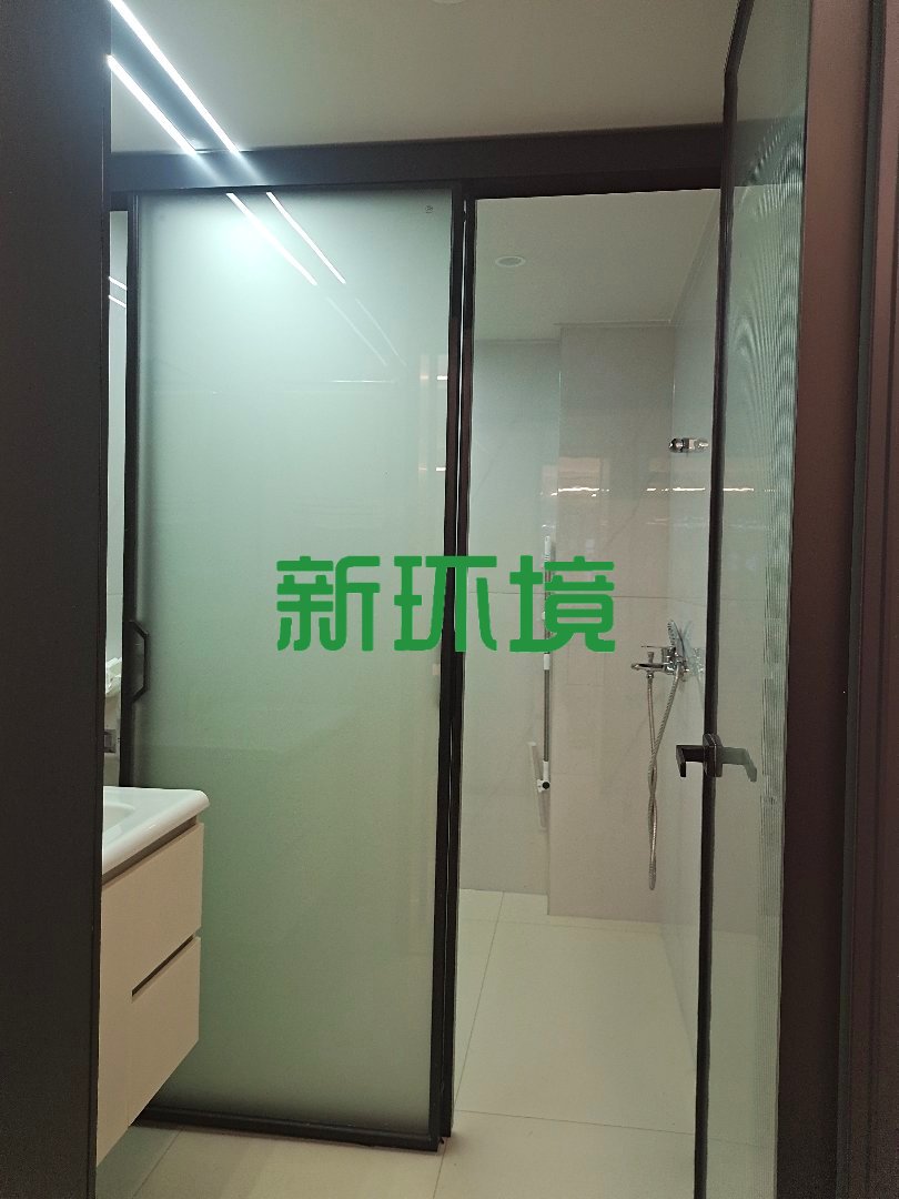南门口安置小区  4室2厅2卫   125.00万客厅