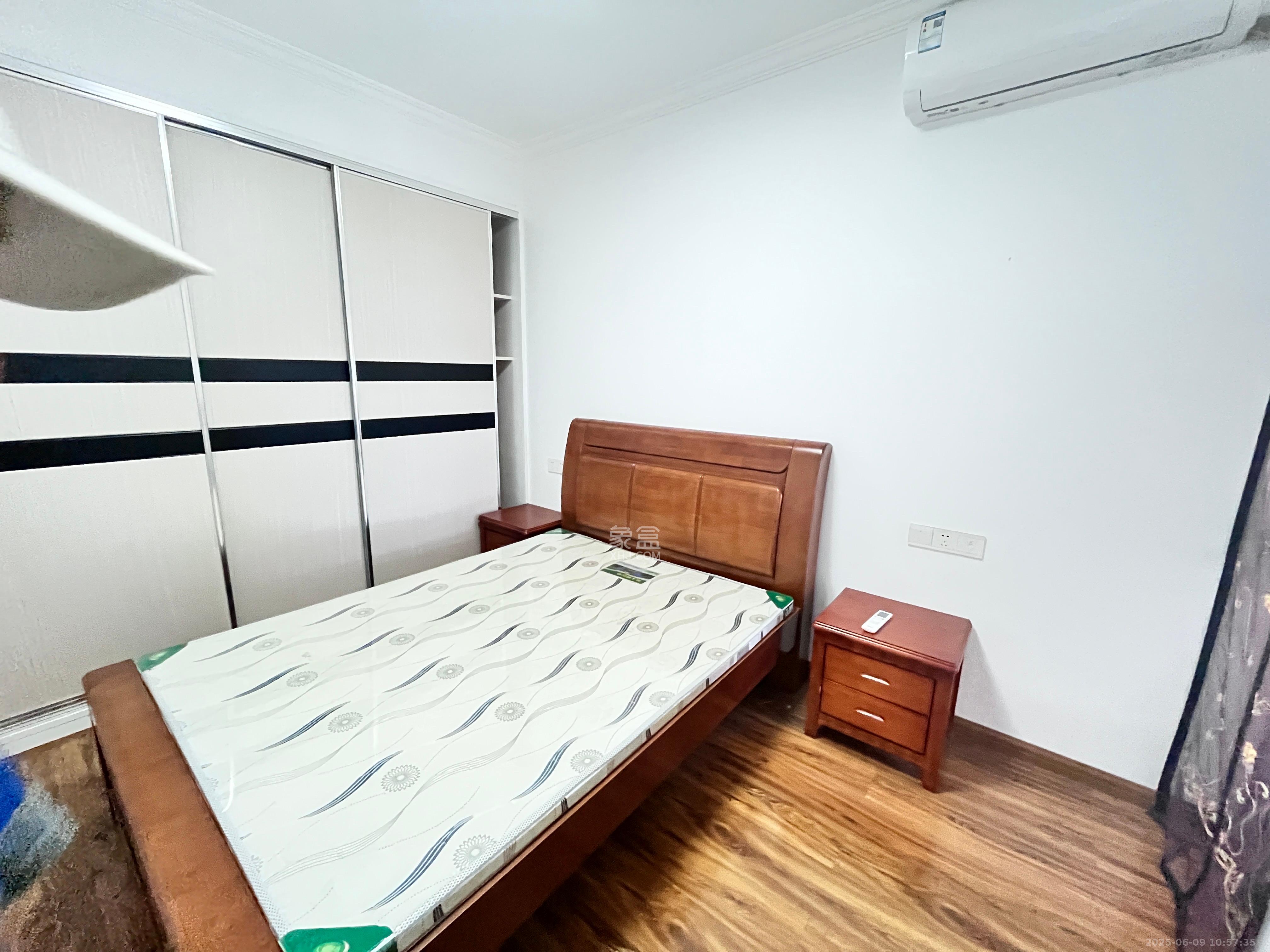 凯悦名城（泰悦公寓）  2室2厅1卫    2400.0元/月室内图