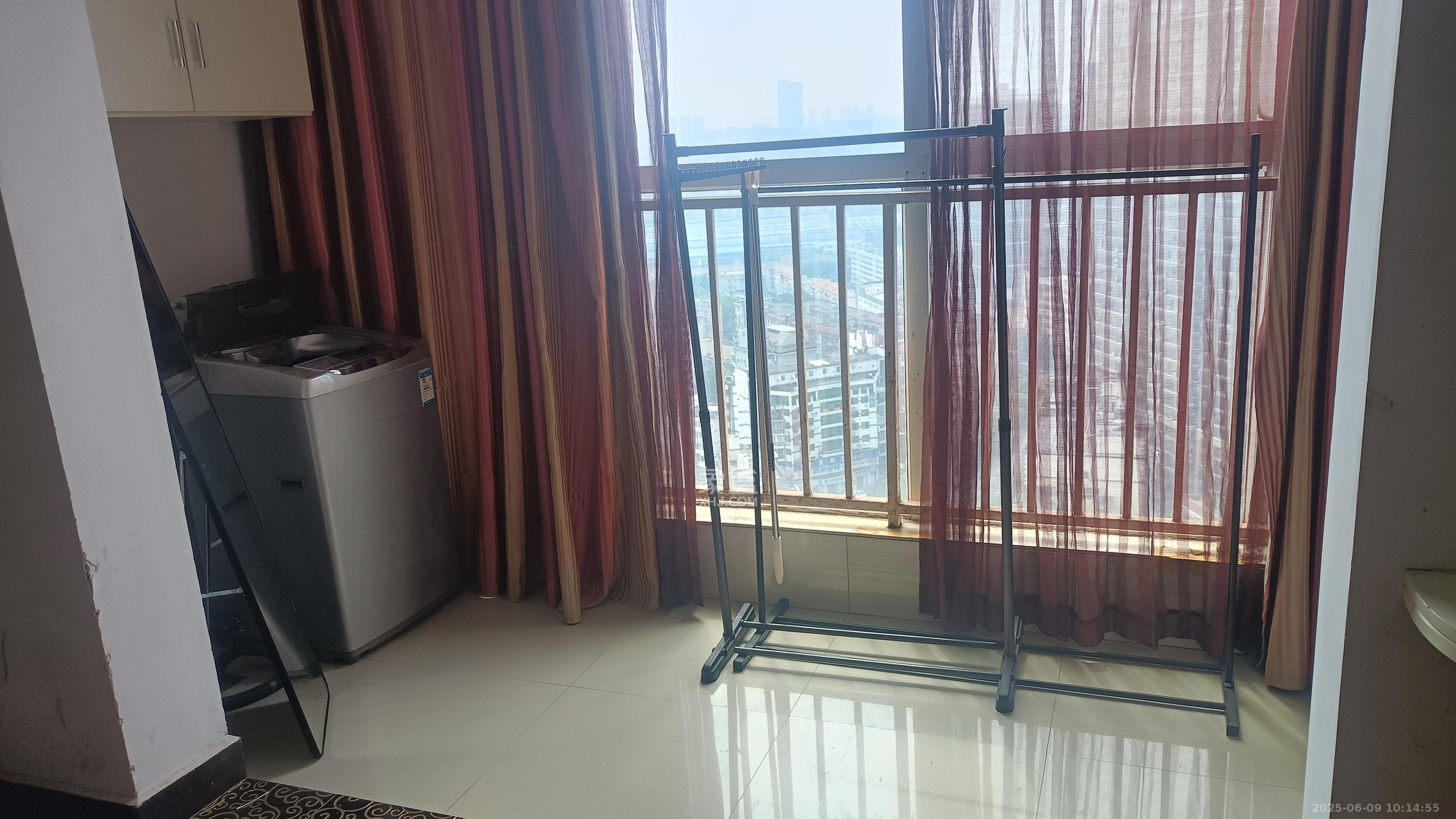 东方新世界  2室1厅1卫   1700.00元/月