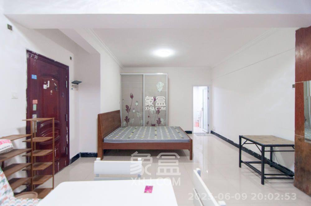 红公馆(前程丽景大厦) 1室1厅1卫 1800.0元/月 红公馆(前程丽景大厦) 1室1厅1卫 1800.0元/月室内图