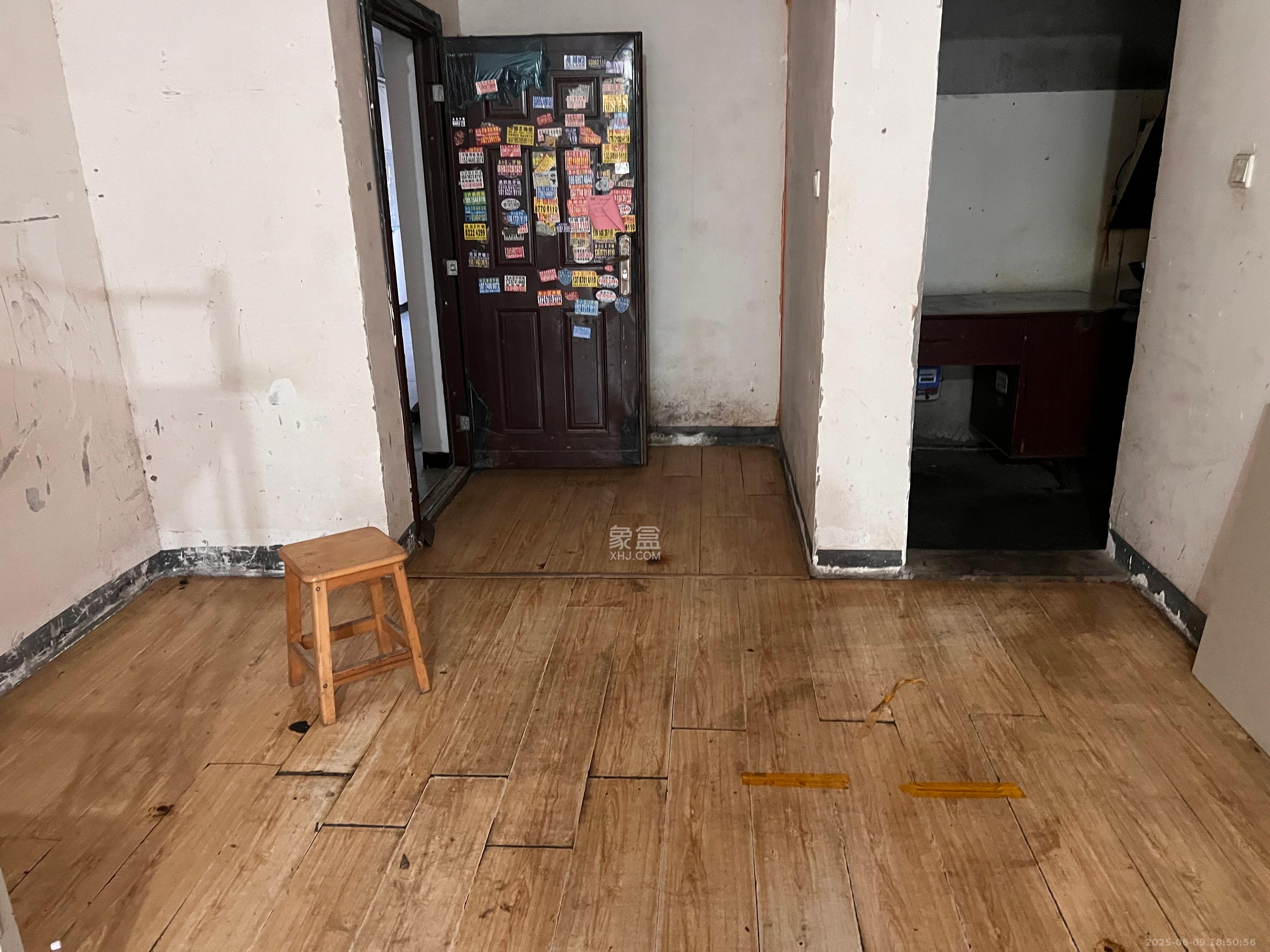 金麓西岸和苑  2室2厅1卫    1400.0元/月 金麓西岸和苑  2室2厅1卫    1400.0元/月室内图