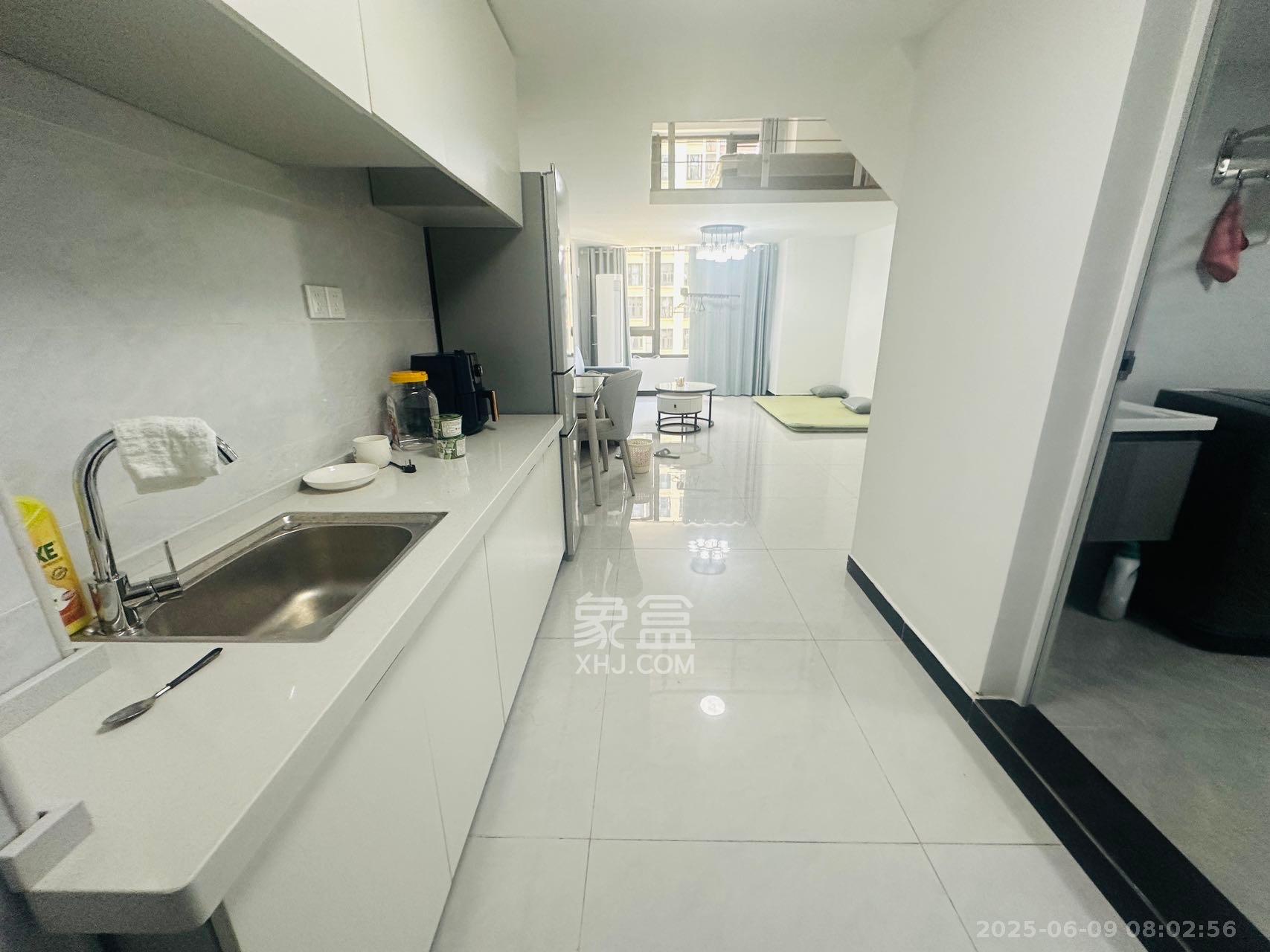 世茂璀璨天城公寓 2室2厅1卫 2000.0元/月 世茂璀璨天城公寓 2室2厅1卫 2000.0元/月室内图