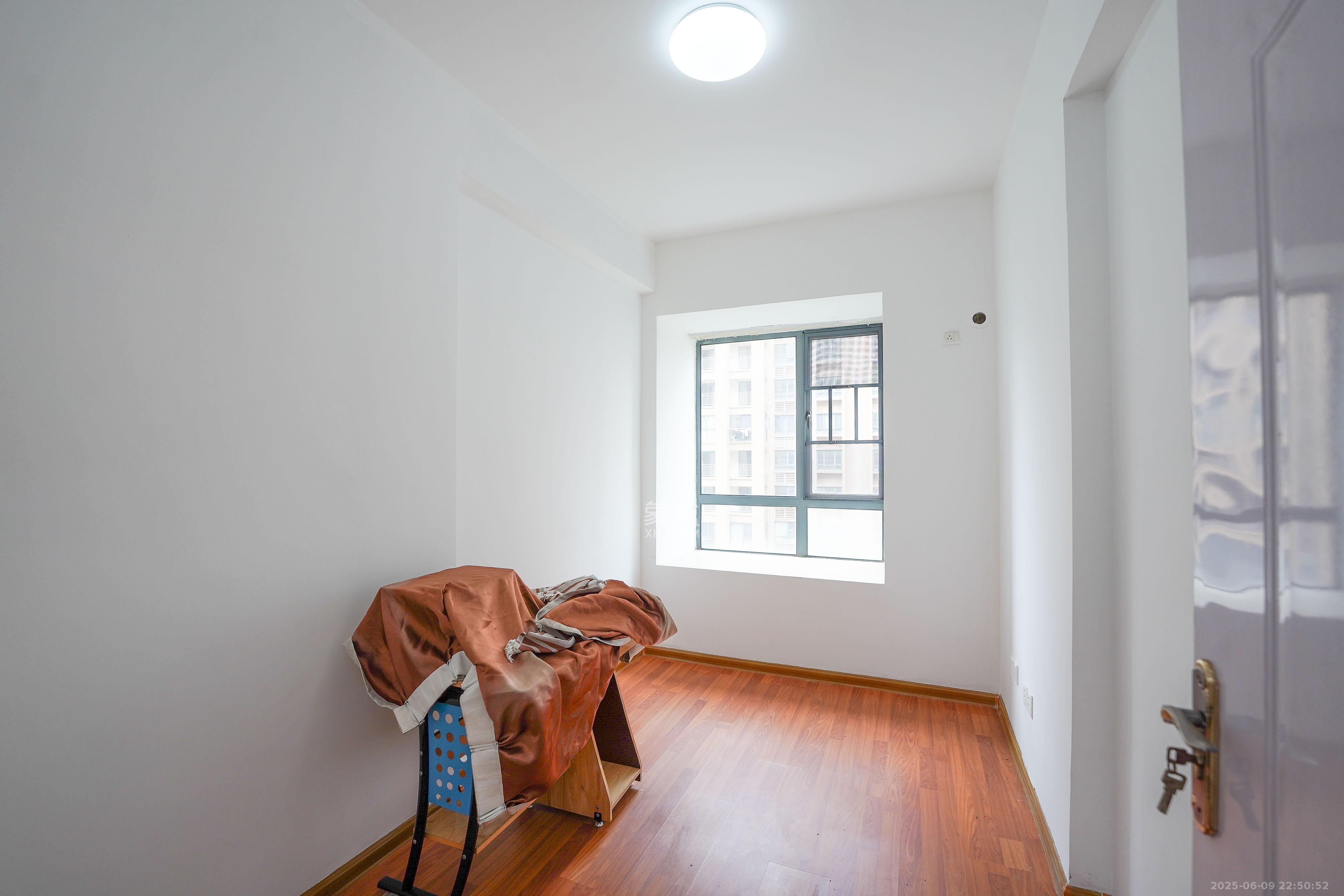 和美星城 5室2厅2卫 123.5万 和美星城 5室2厅2卫 123.5万卧室