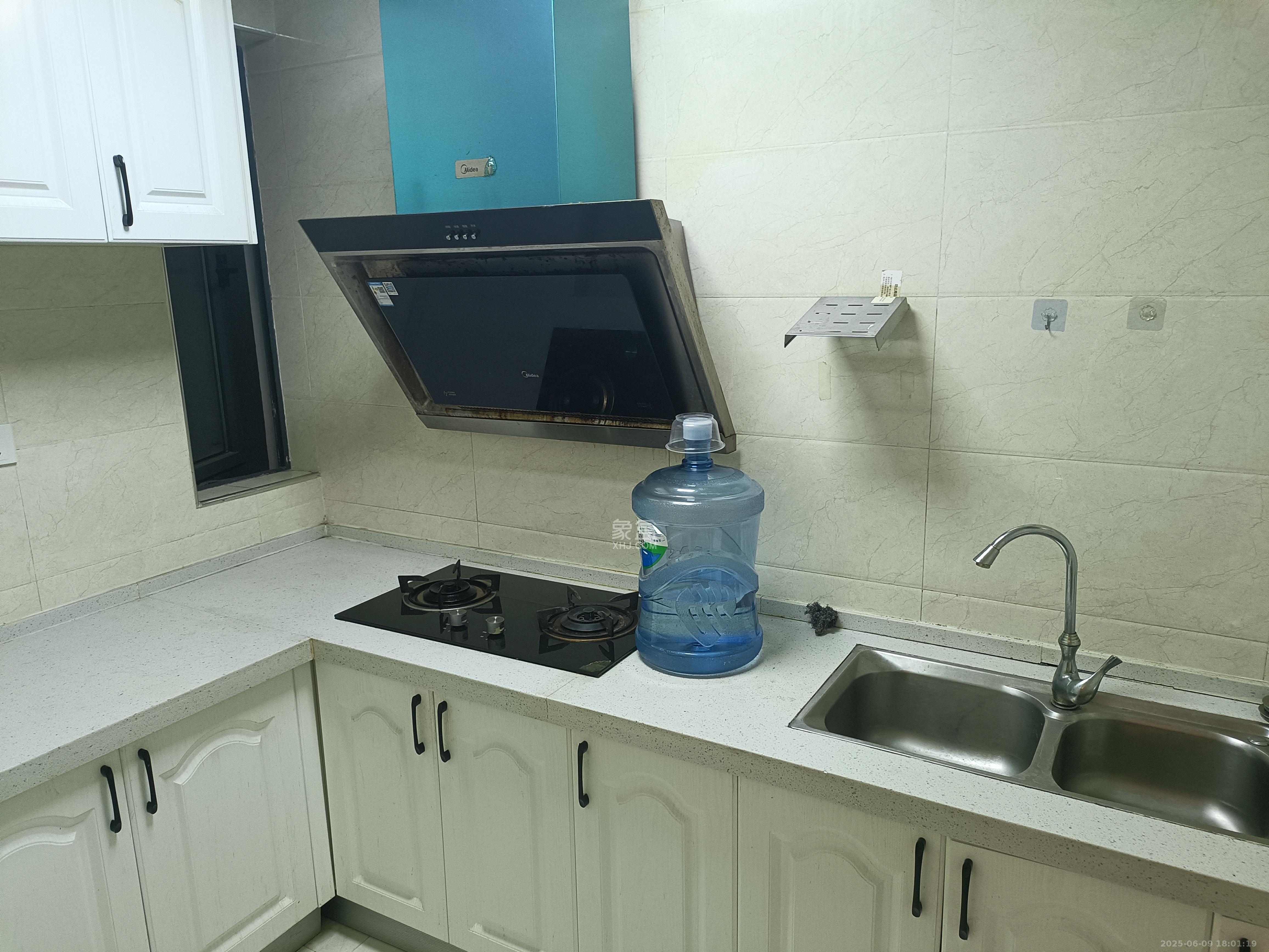 欧亚达国际广场 2室2厅1卫 2000.0元/月 欧亚达国际广场 2室2厅1卫 2000.0元/月室内图