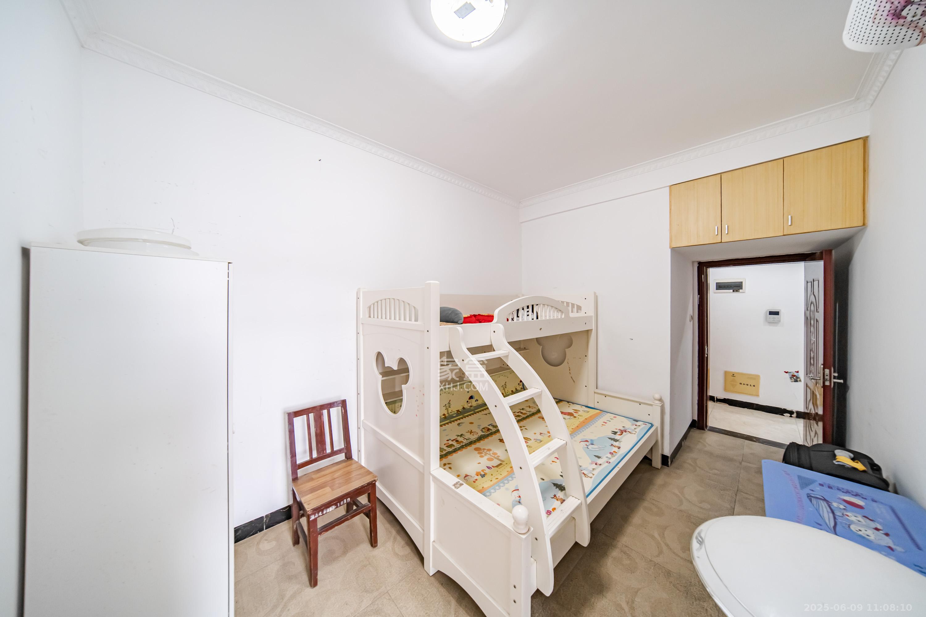 阳光100三期 3室2厅1卫 2400.0元/月 阳光100三期 3室2厅1卫 2400.0元/月室内图