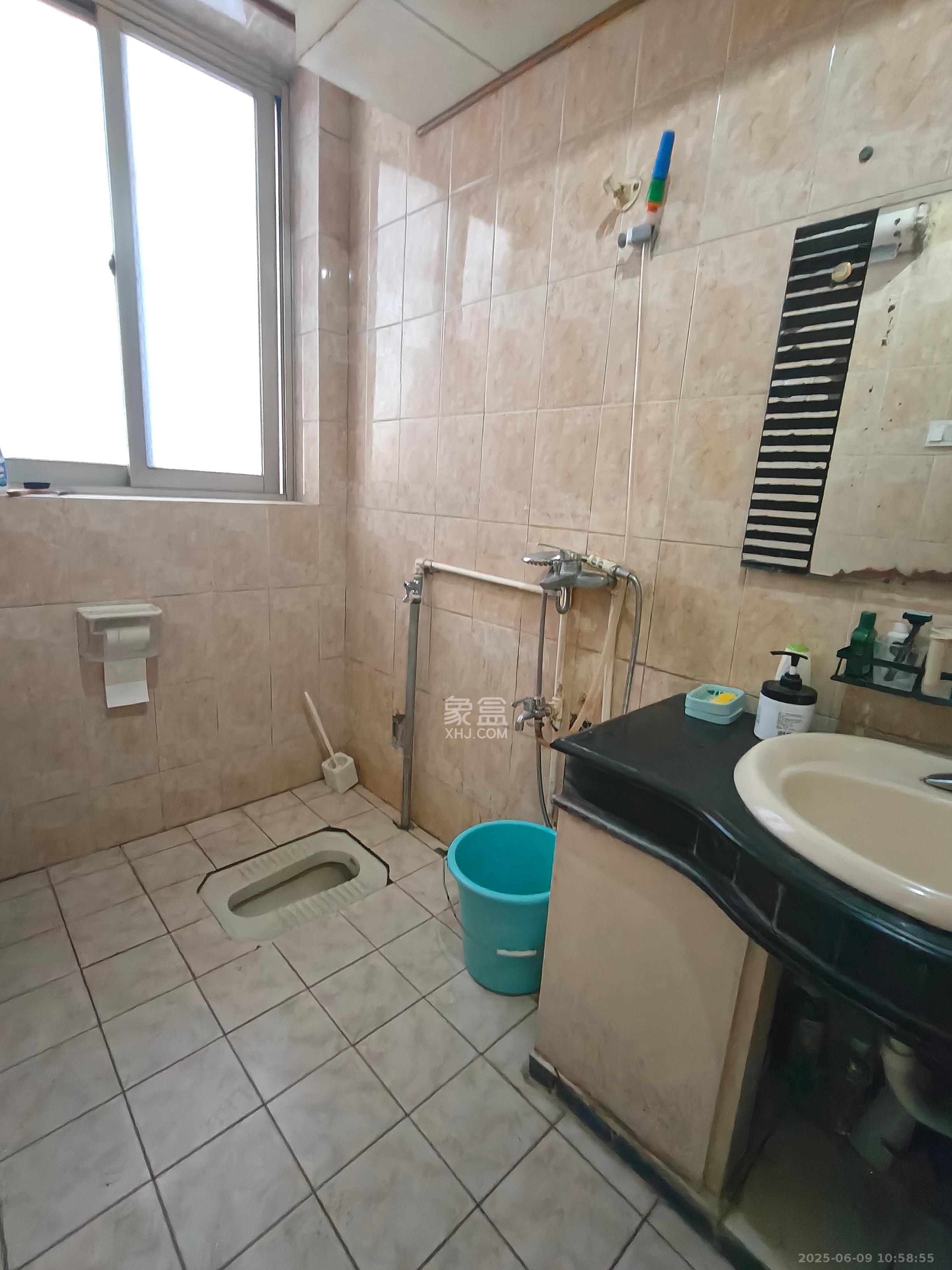 交通银行宿舍(浏城桥) 4室2厅1卫 3350.0元/月 交通银行宿舍(浏城桥) 4室2厅1卫 3350.0元/月室内图