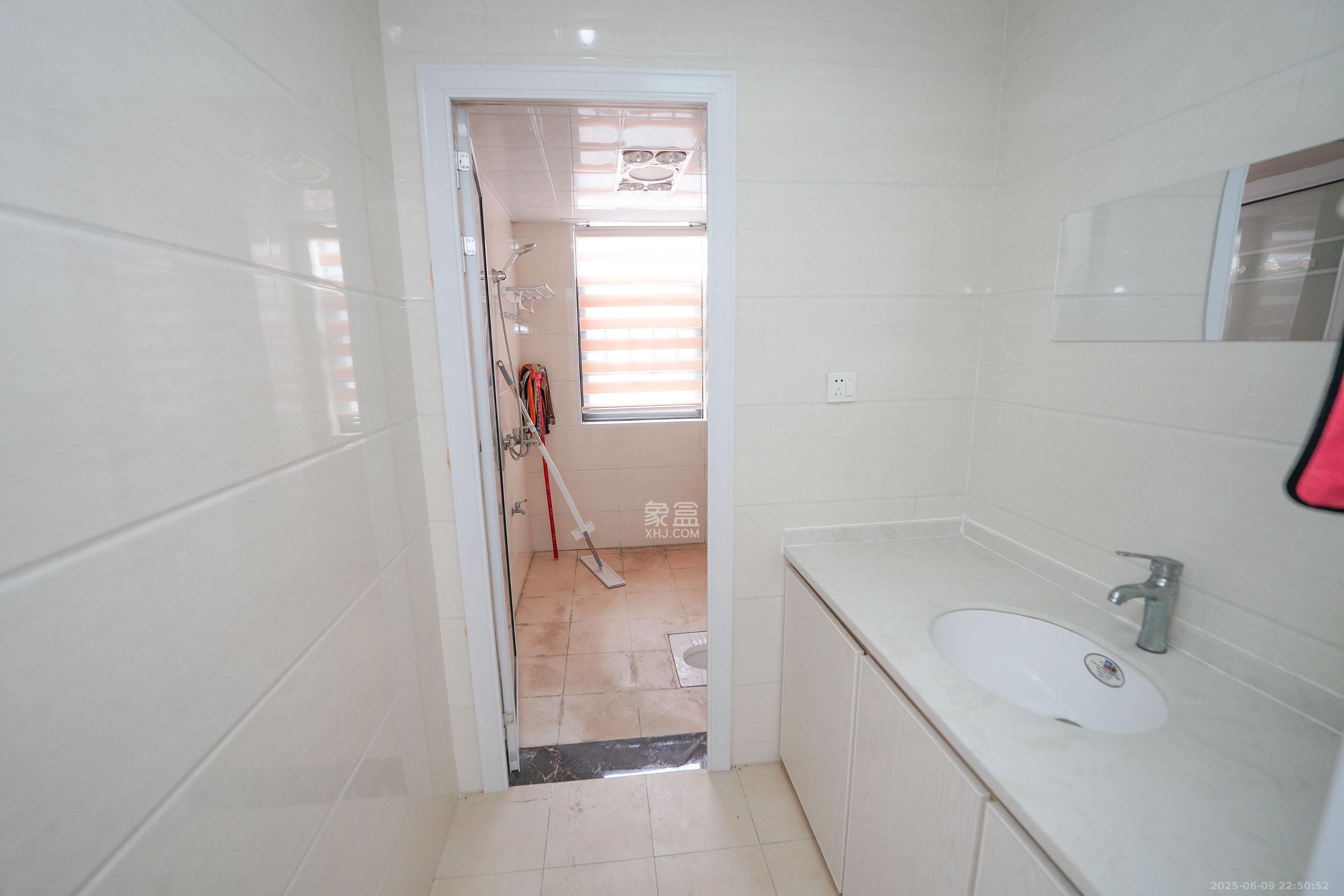 和美星城 5室2厅2卫 123.5万 和美星城 5室2厅2卫 123.5万卫生间