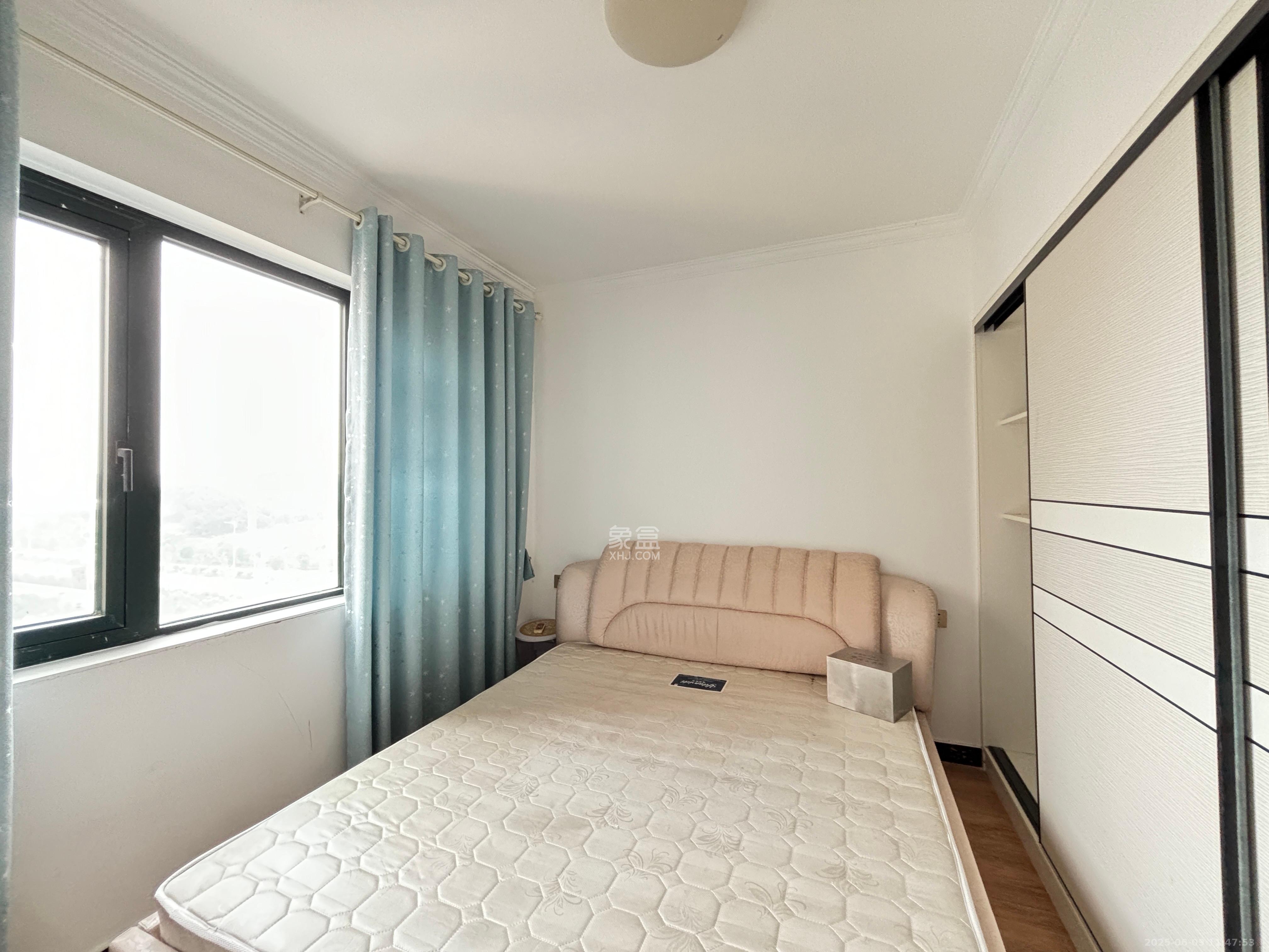 丽发新城  2室2厅1卫   1800.00元/月室内图