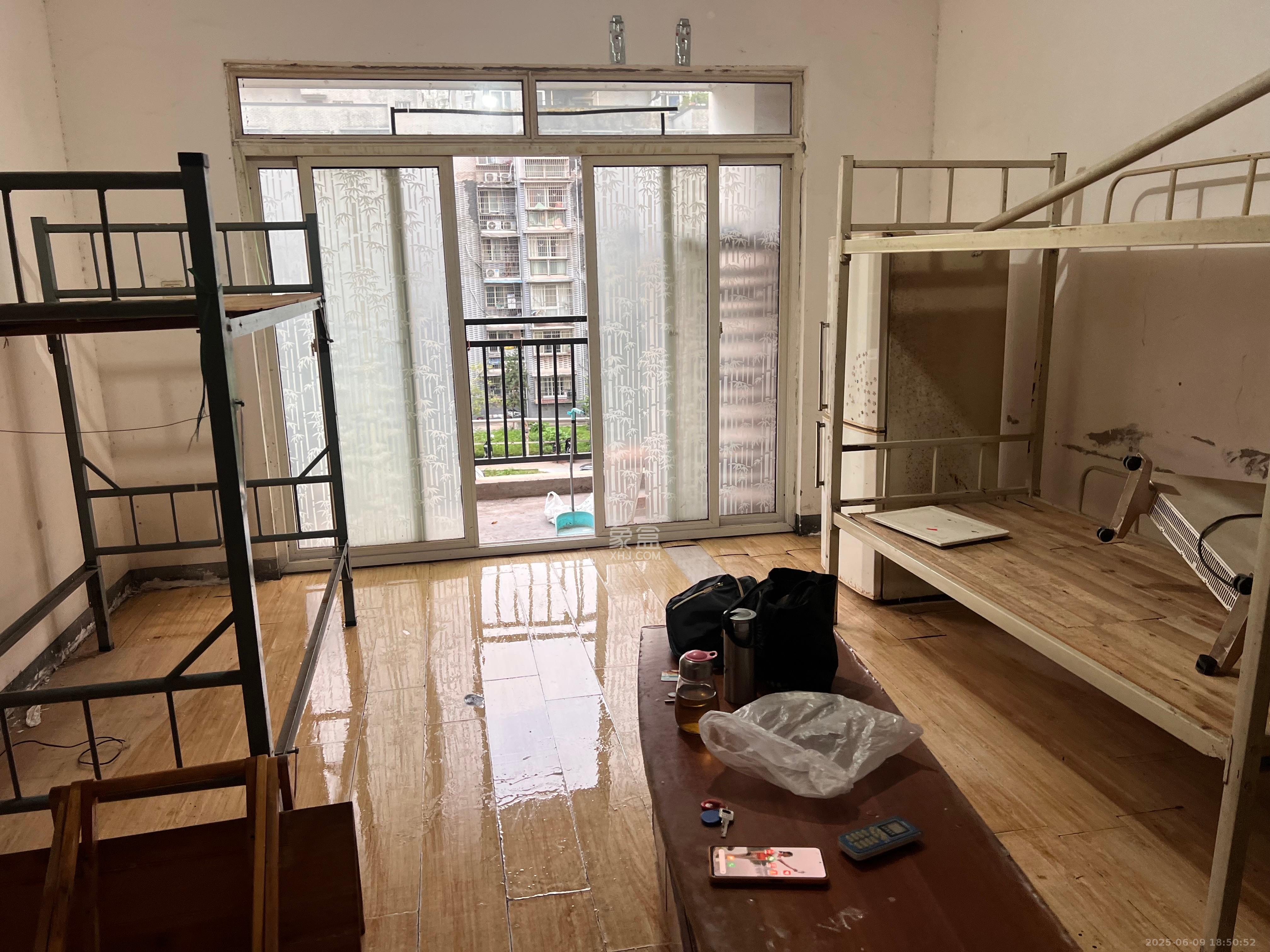 金麓西岸和苑  2室2厅1卫    1400.0元/月 金麓西岸和苑  2室2厅1卫    1400.0元/月室内图