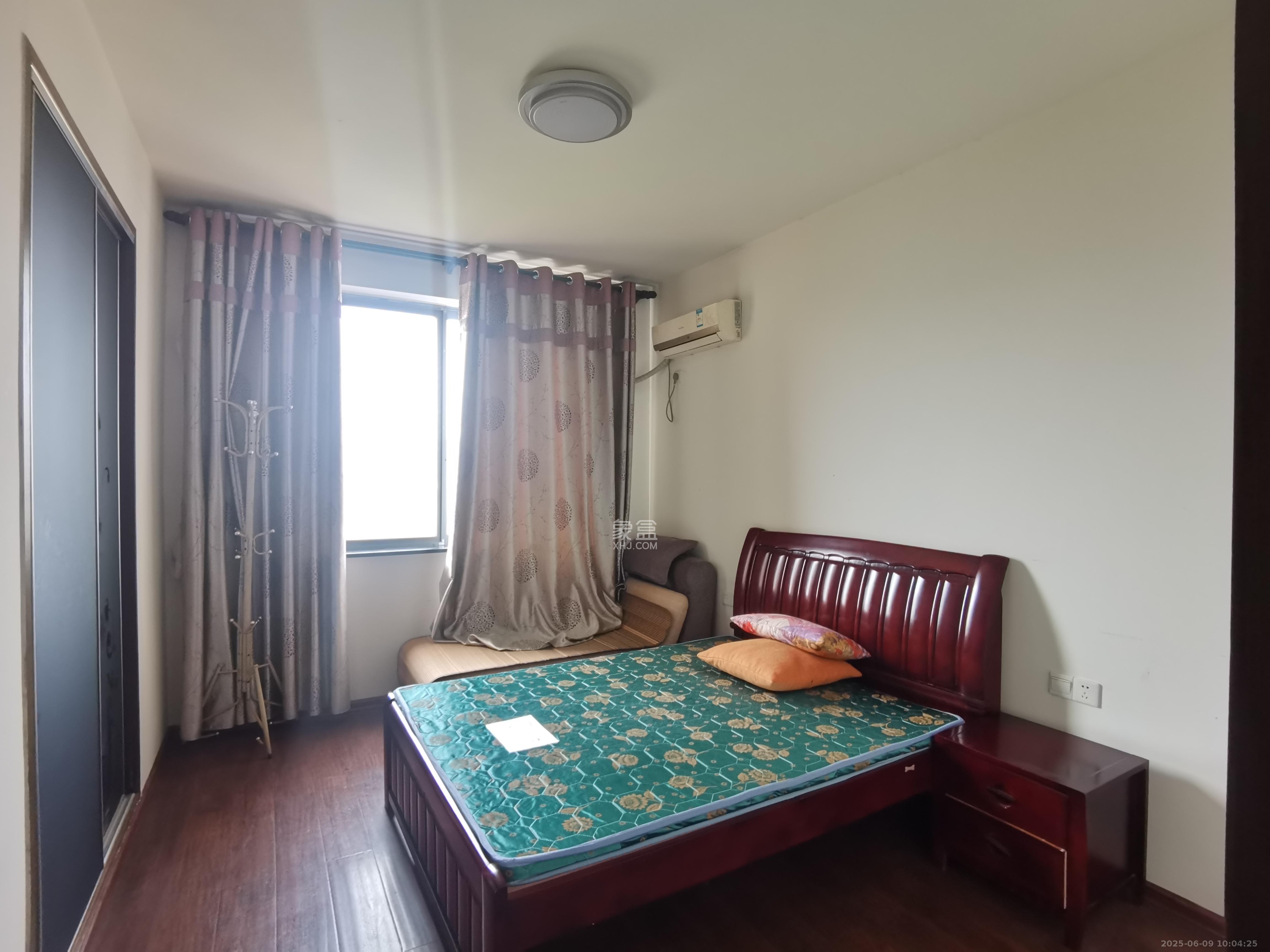 上海城小区  2室2厅1卫    1900.0元/月 上海城小区  2室2厅1卫    1900.0元/月室内图