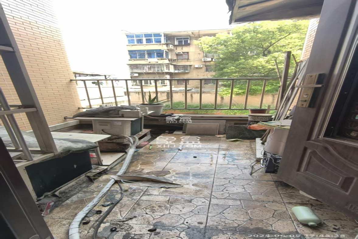 兴汉华庭 3室1厅2卫 2800.0元/月 兴汉华庭 3室1厅2卫 2800.0元/月室内图