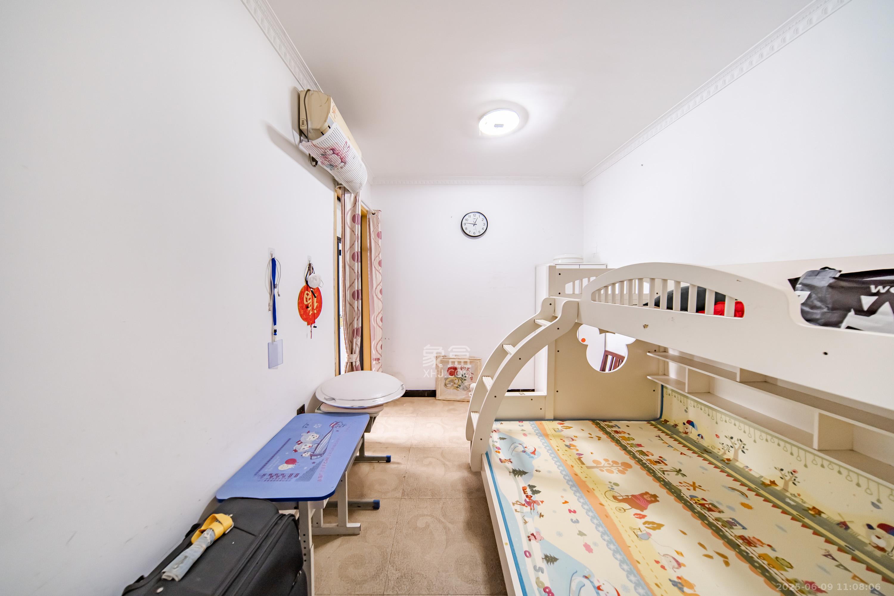 阳光100三期 3室2厅1卫 2400.0元/月 阳光100三期 3室2厅1卫 2400.0元/月室内图