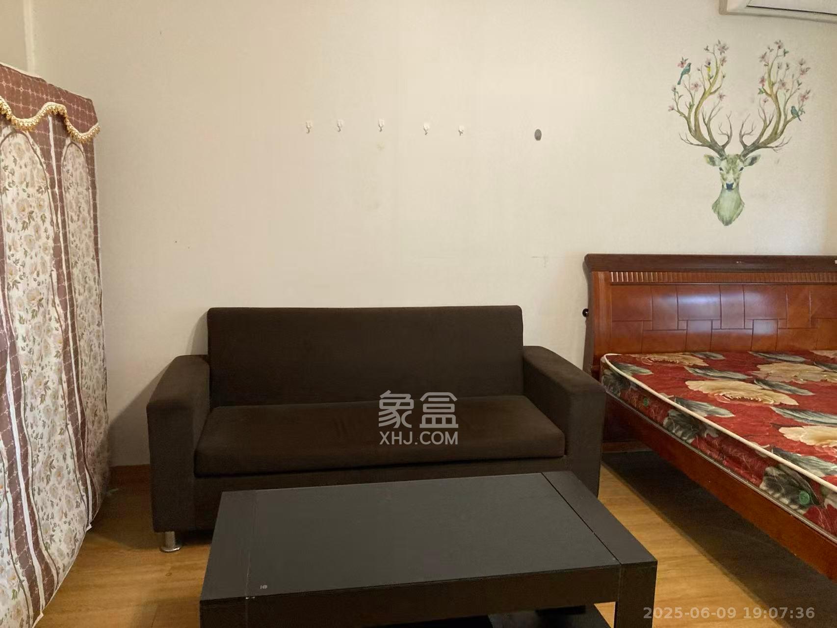 西城龙庭  1室1厅1卫   1800.00元/月室内图