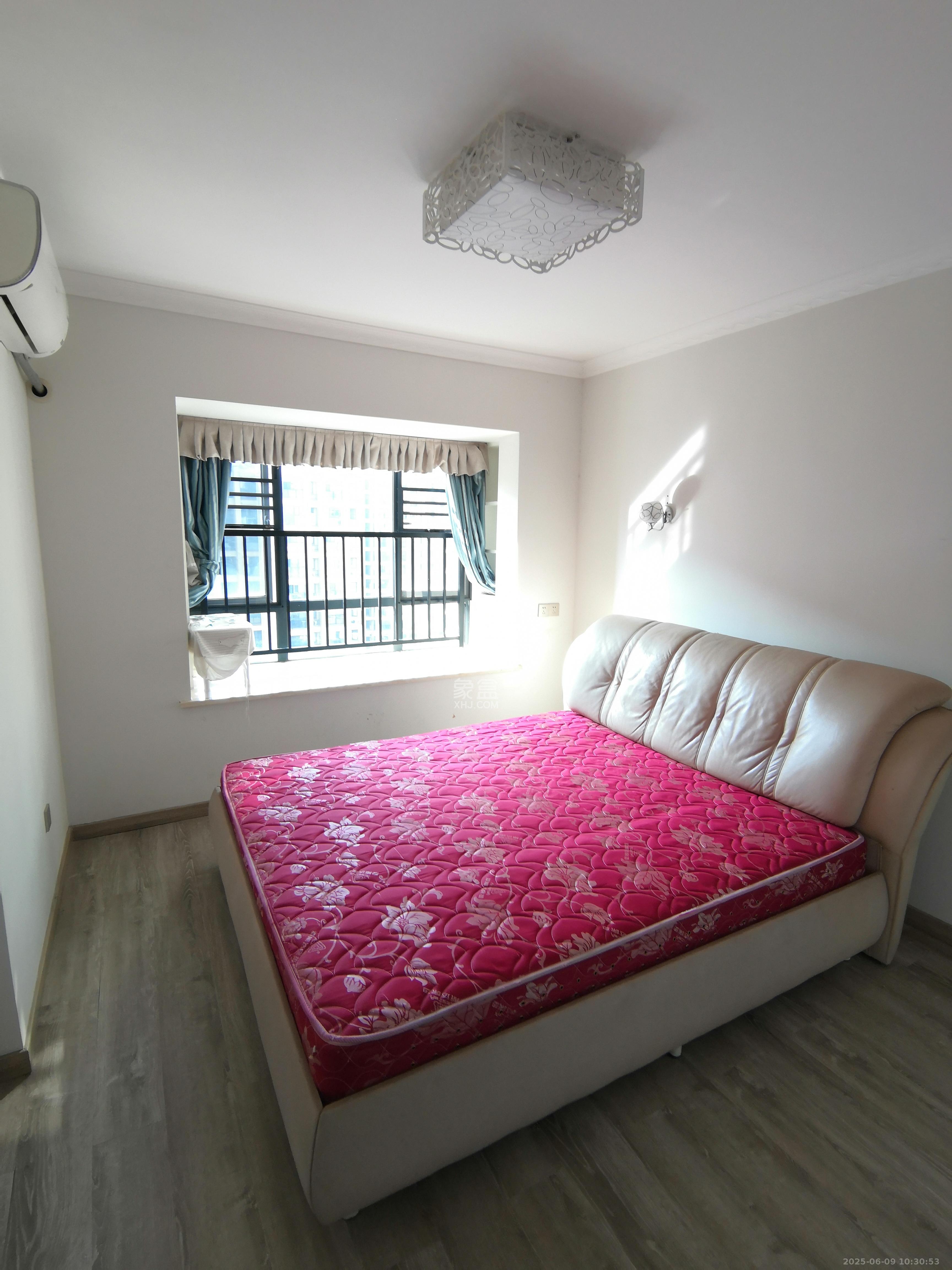 中建芙蓉嘉苑  3室2厅1卫   2700.00元/月室内图