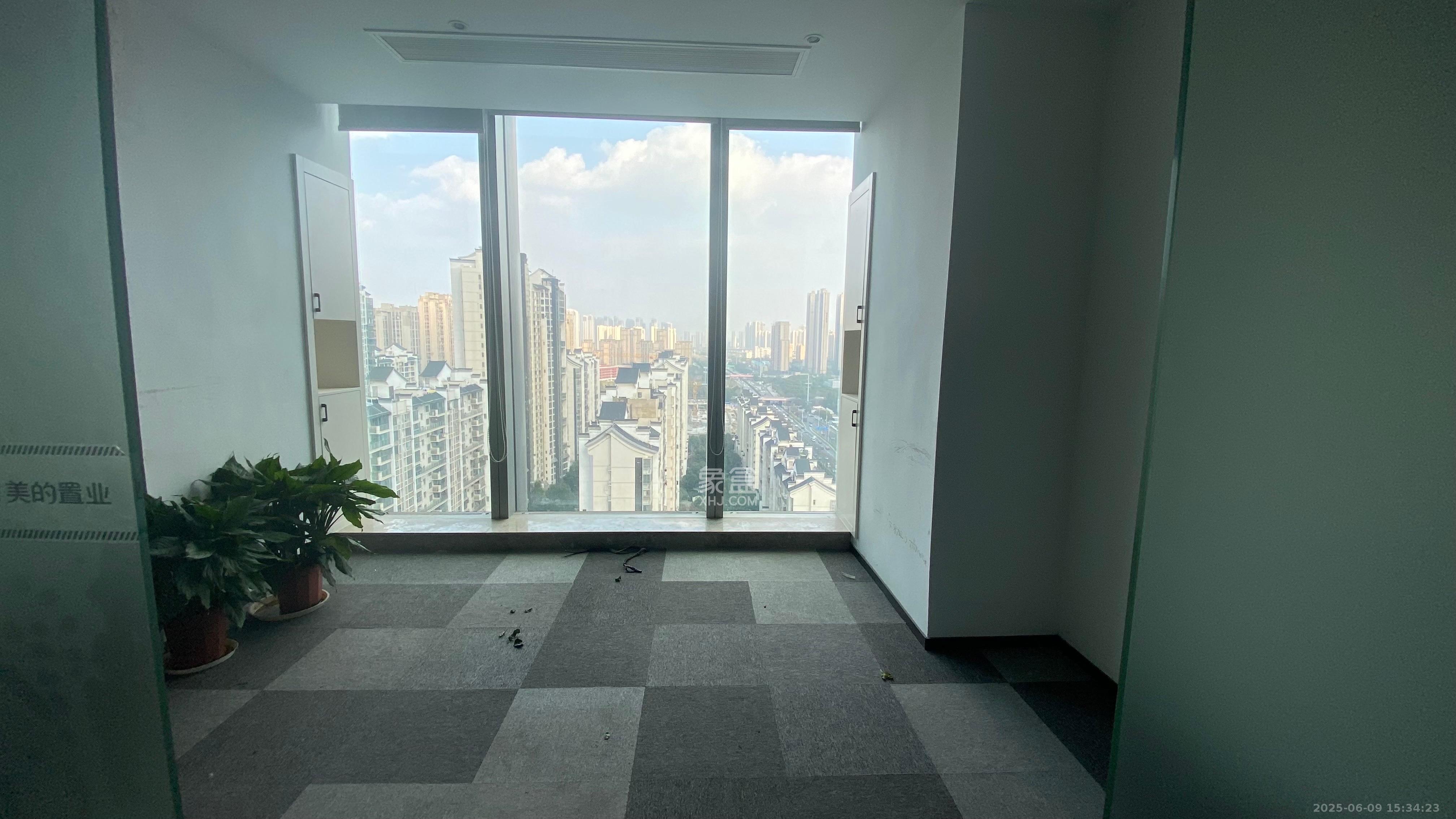 运达中央广场一、二期 1室1厅1卫 28000.0元/月 运达中央广场一、二期 1室1厅1卫 28000.0元/月室内图