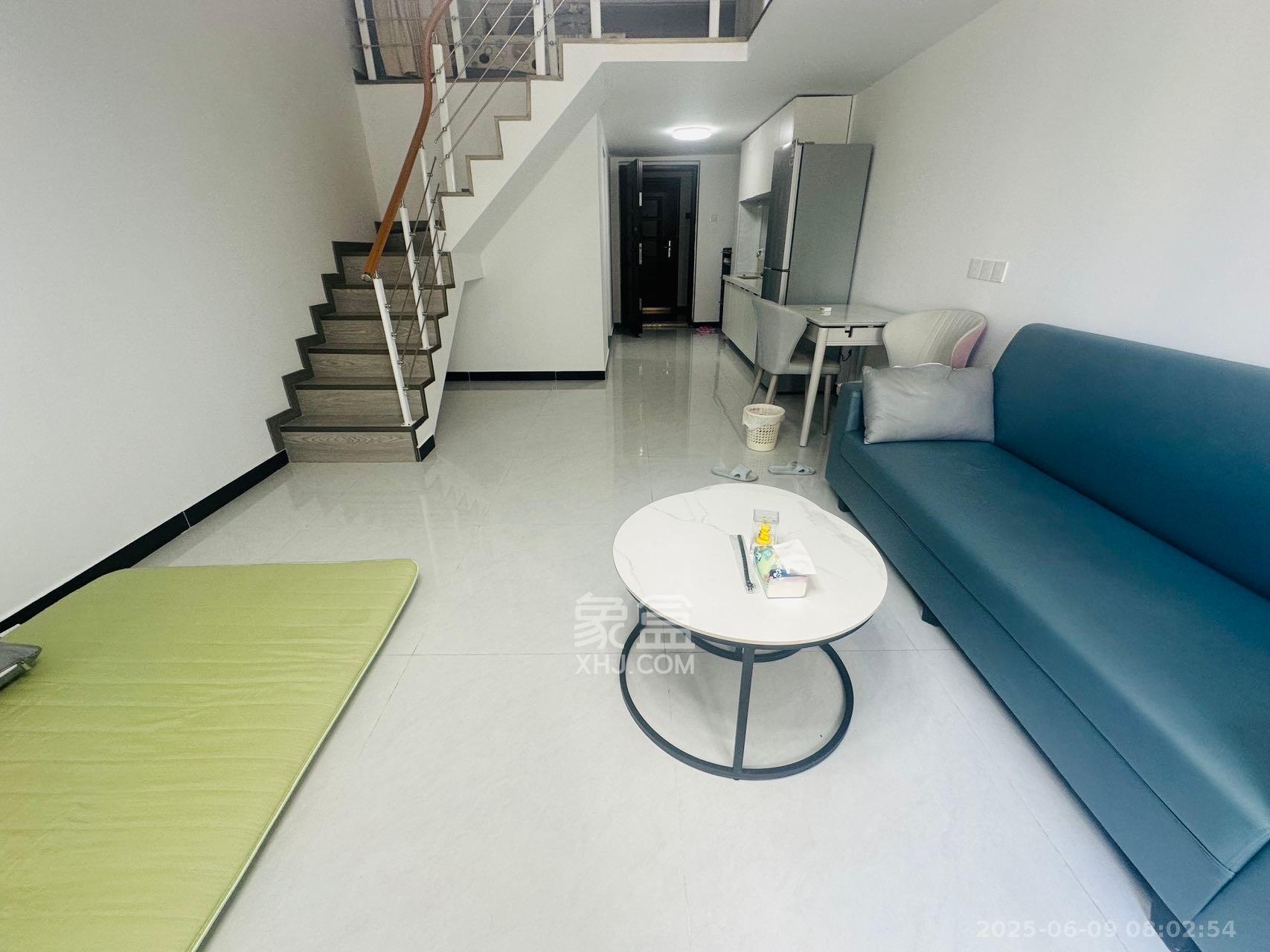 世茂璀璨天城公寓 2室2厅1卫 2000.0元/月 世茂璀璨天城公寓 2室2厅1卫 2000.0元/月室内图