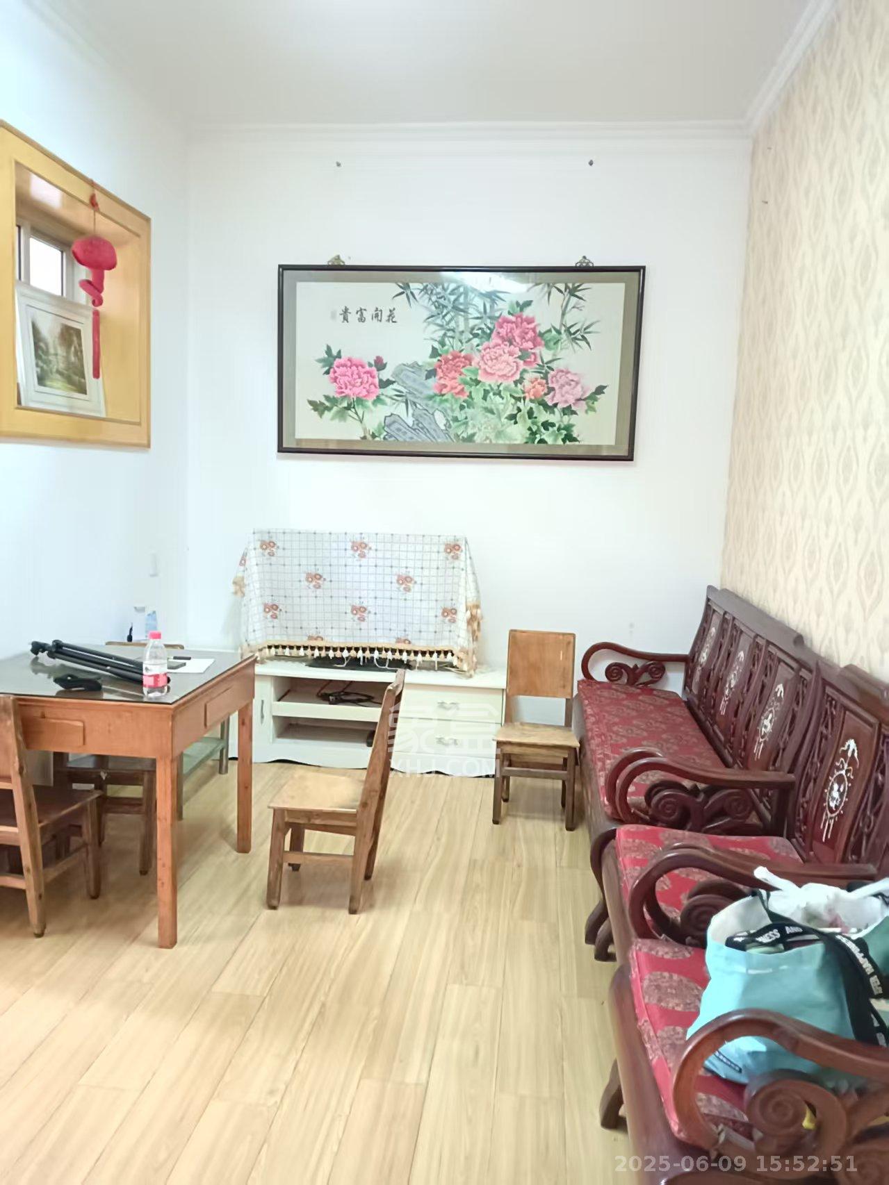 下工商银行宿舍  2室1厅1卫   1900.00元/月