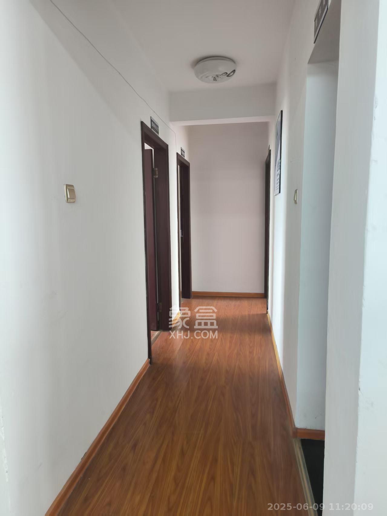 高桥现代商贸城 3室2厅2卫 2300.0元/月 高桥现代商贸城 3室2厅2卫 2300.0元/月室内图