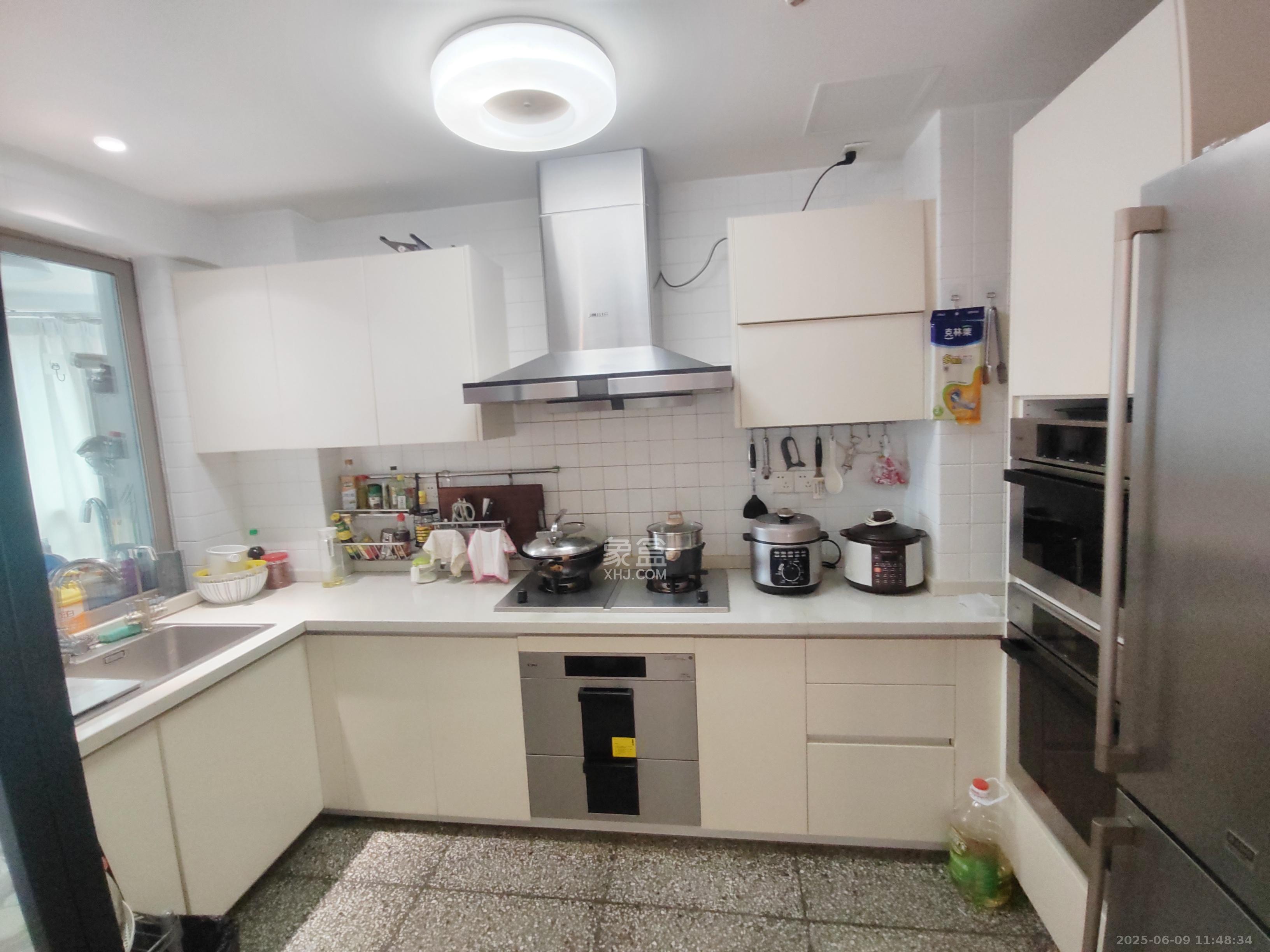 潮宗御苑 4室2厅1卫 10000.0元/月 潮宗御苑 4室2厅1卫 10000.0元/月室内图