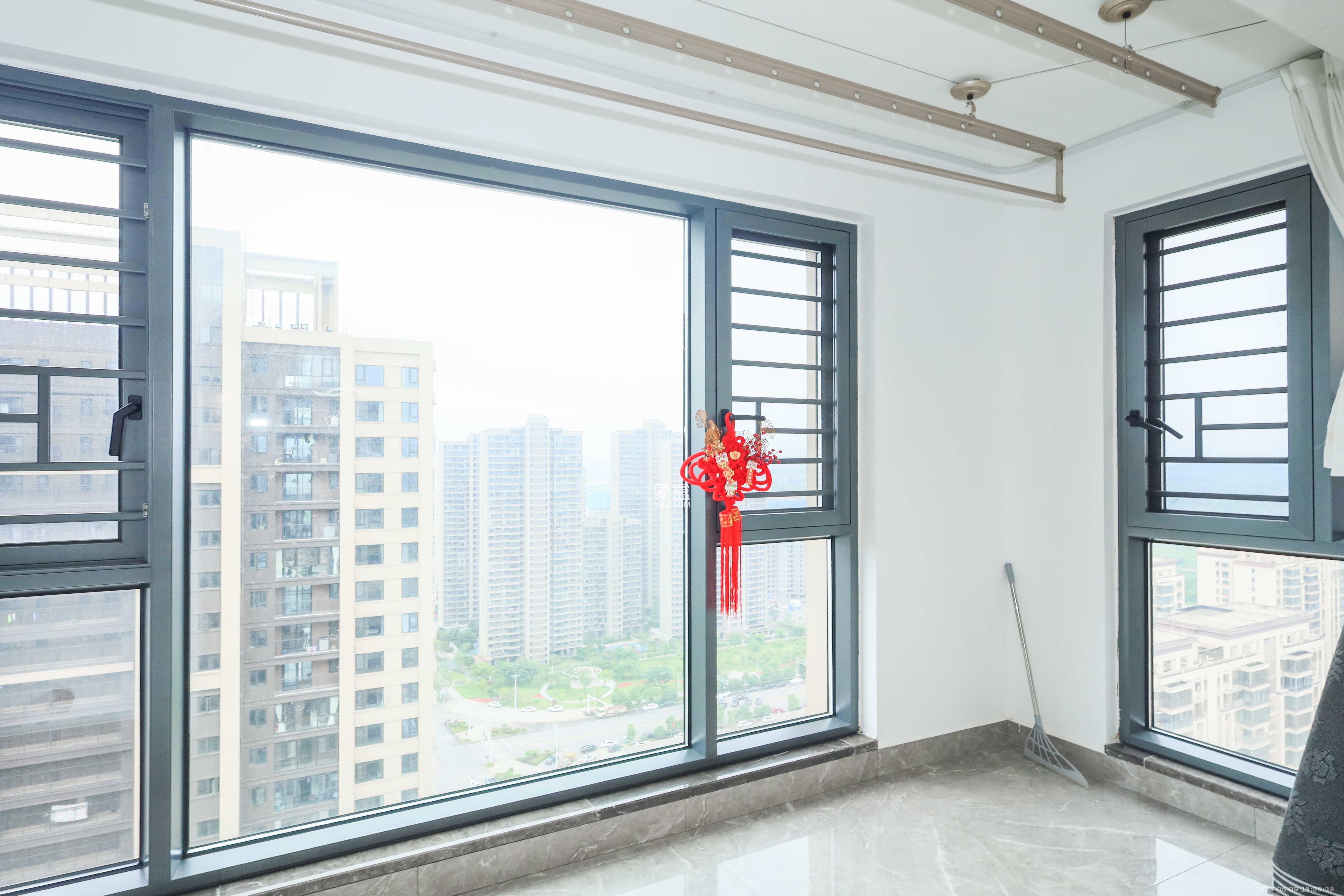 越秀亲爱里  3室2厅2卫   2800.00元/月室内图