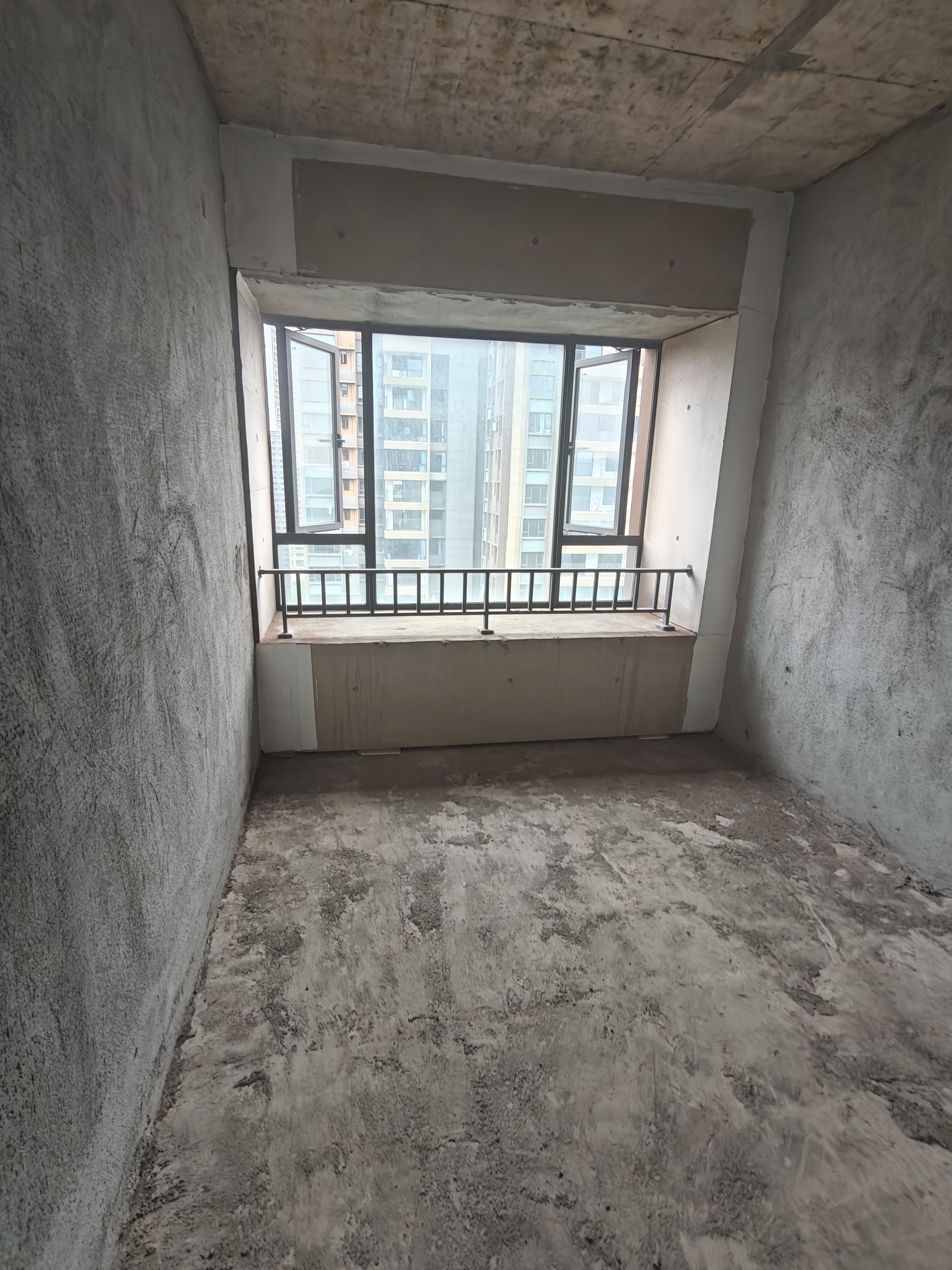 宁邦中心(二期公园里) 1室0厅0卫 79.8万 宁邦中心(二期公园里) 1室0厅0卫 79.8万客厅