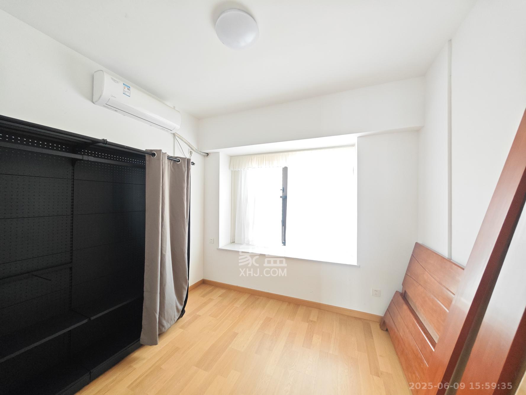 合能枫丹丽舍(柏悦名苑) 3室2厅2卫 130.0万 合能枫丹丽舍(柏悦名苑) 3室2厅2卫 130.0万卧室