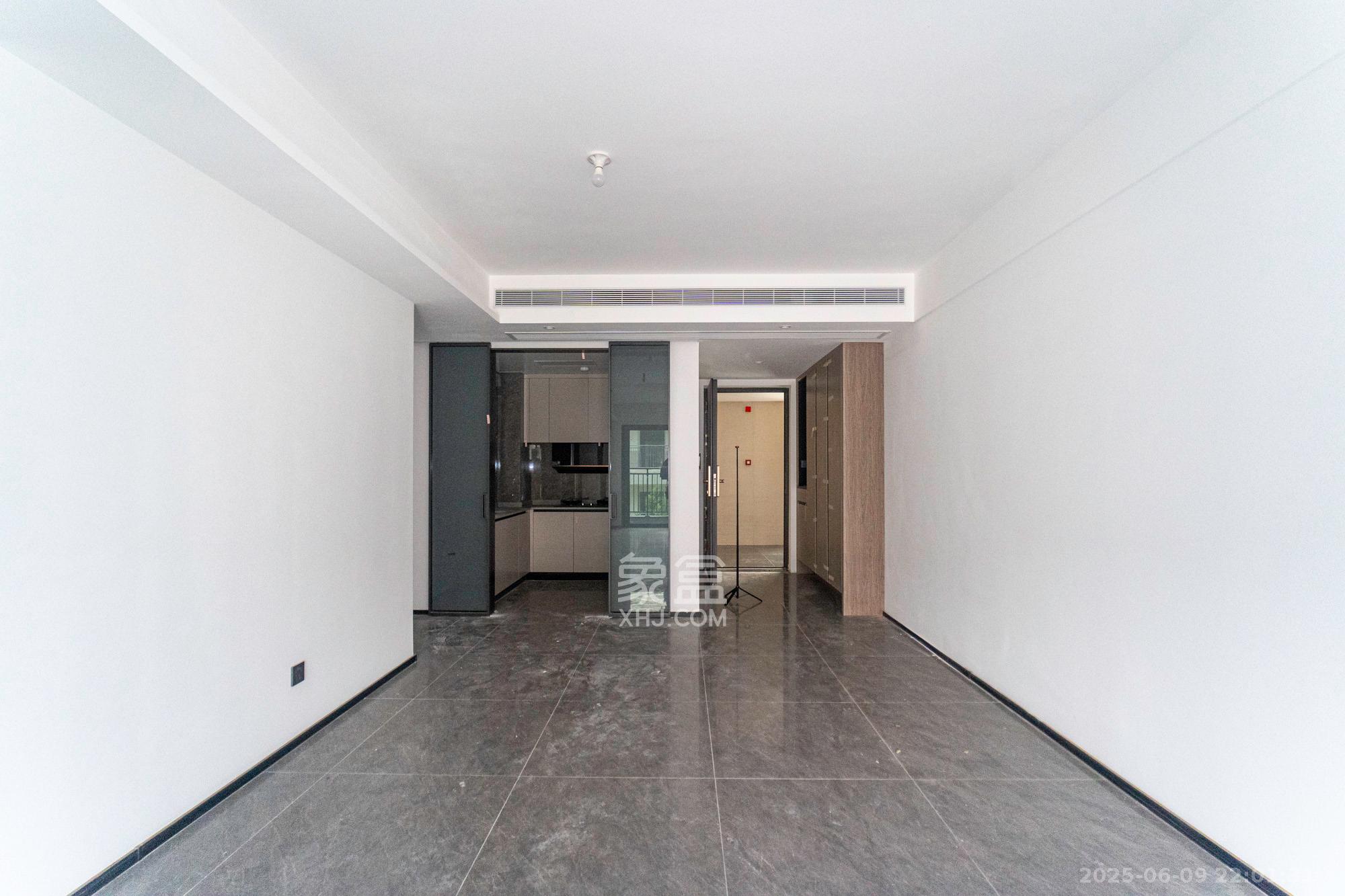 万科松湖天地 3室2厅2卫 137.0万 万科松湖天地 3室2厅2卫 137.0万客厅