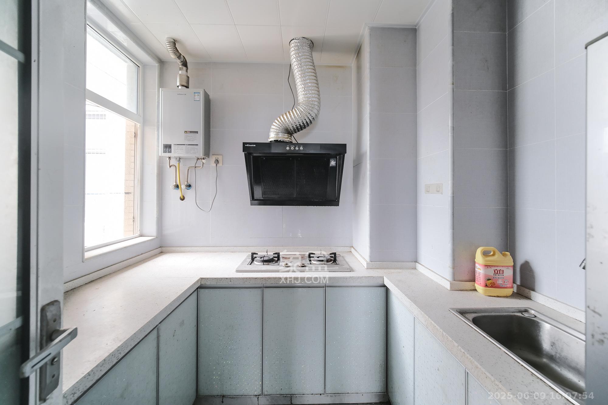 和悦城(蟠龙景苑) 3室2厅1卫 50.2万 和悦城(蟠龙景苑) 3室2厅1卫 50.2万厨房