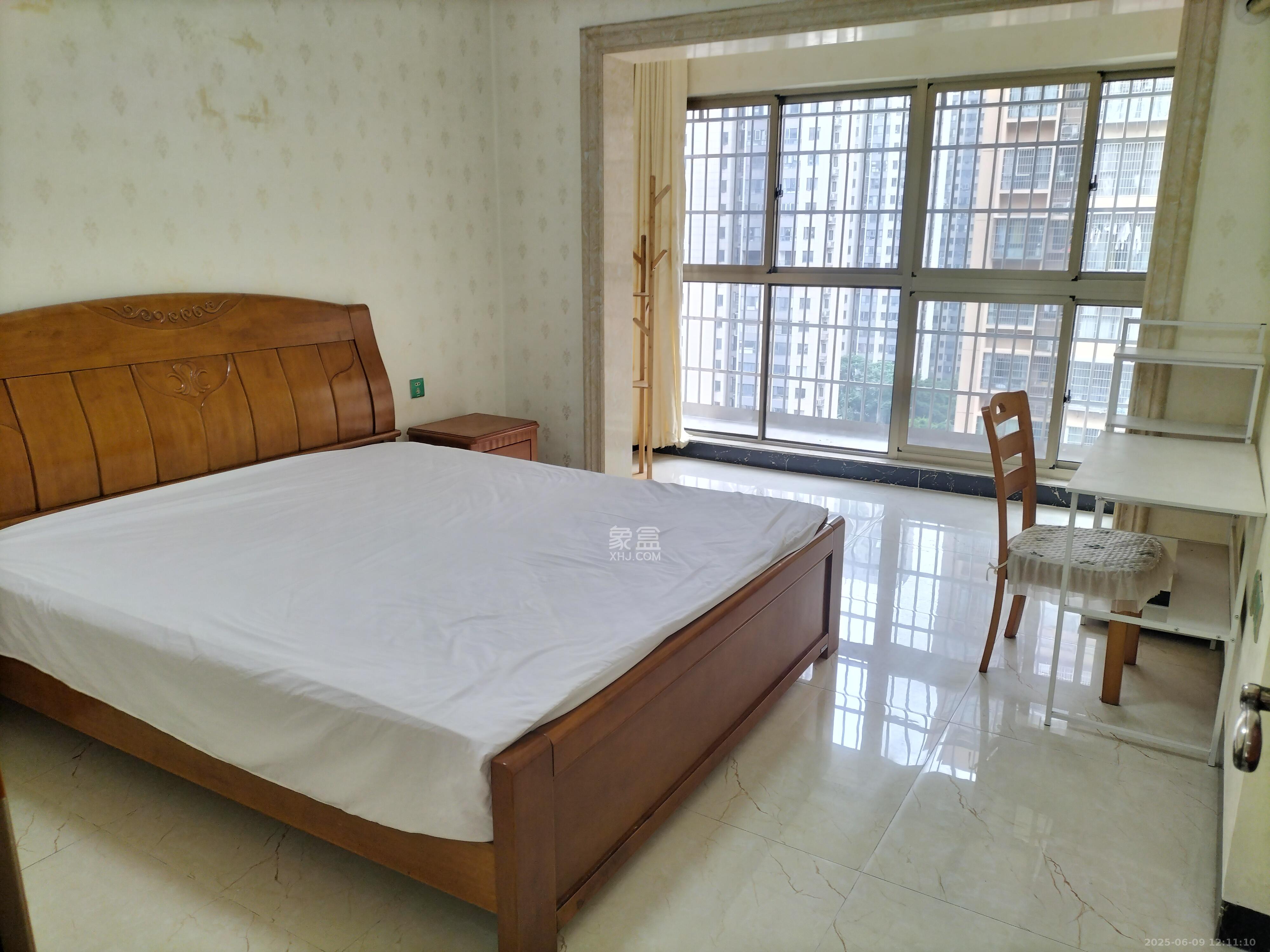 家兴苑 3室2厅1卫 2400.0元/月 家兴苑 3室2厅1卫 2400.0元/月室内图