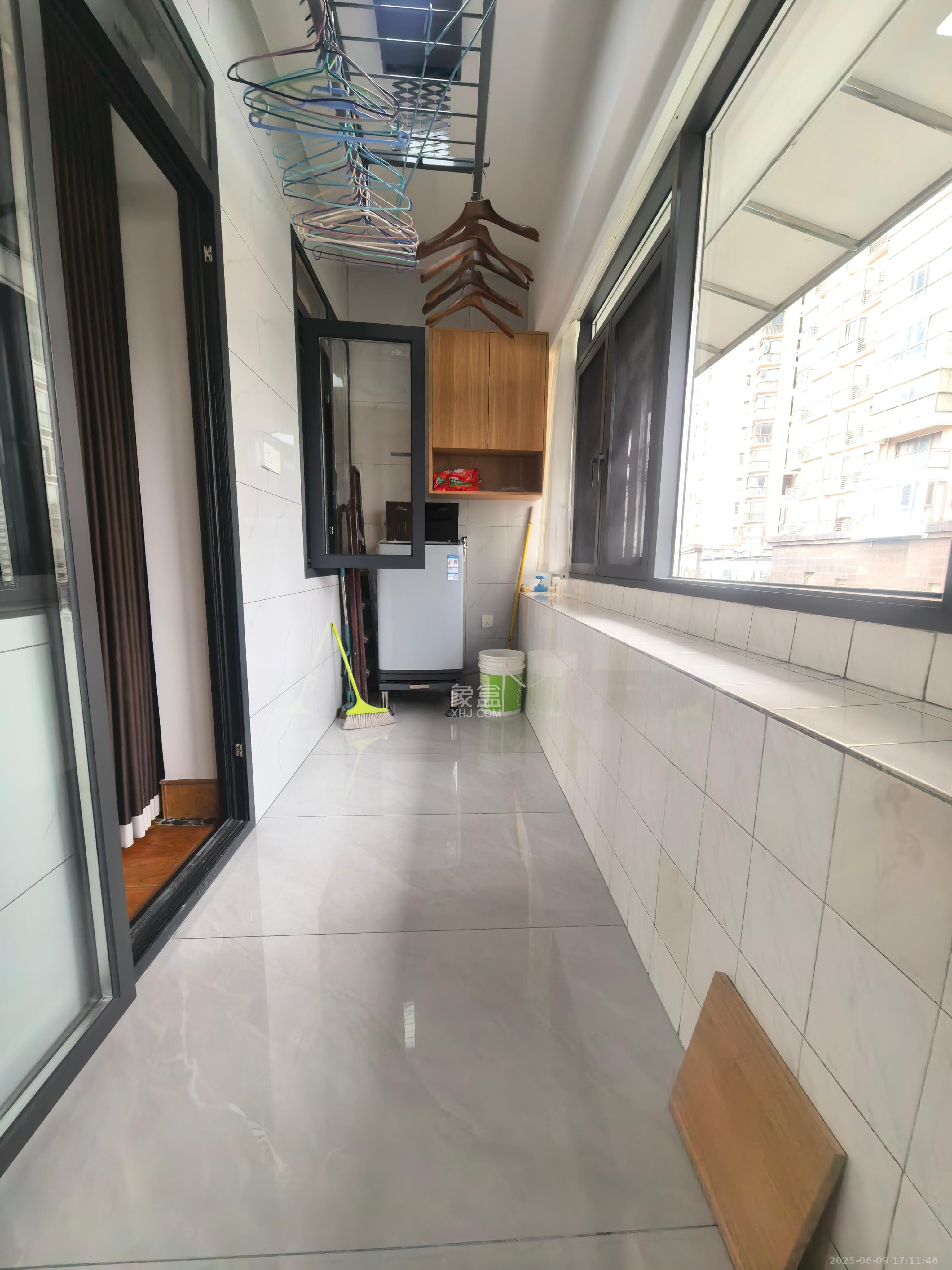 湘农桥社区 3室2厅2卫 2600.0元/月 湘农桥社区 3室2厅2卫 2600.0元/月室内图