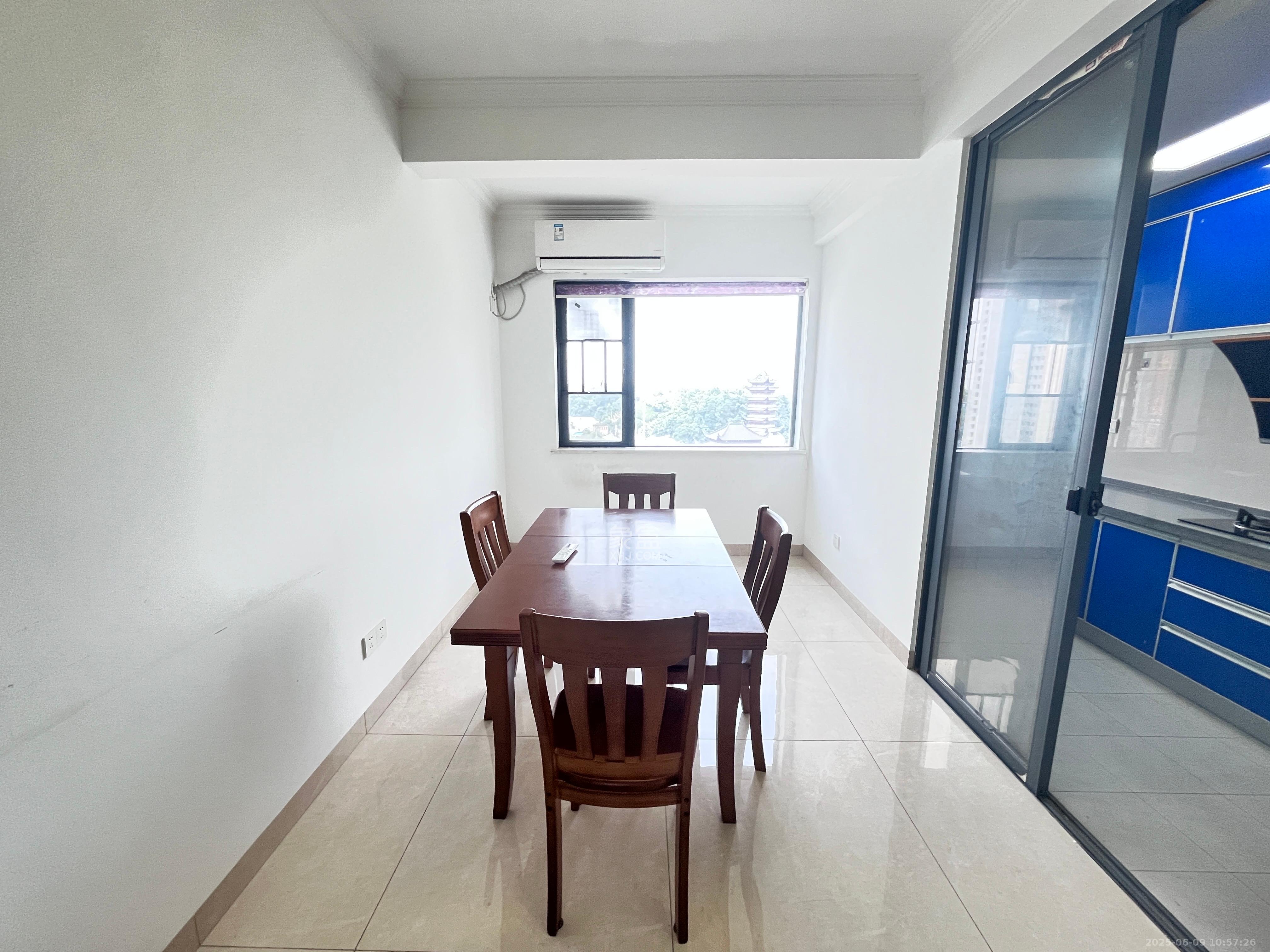 凯悦名城（泰悦公寓）  2室2厅1卫    2400.0元/月室内图