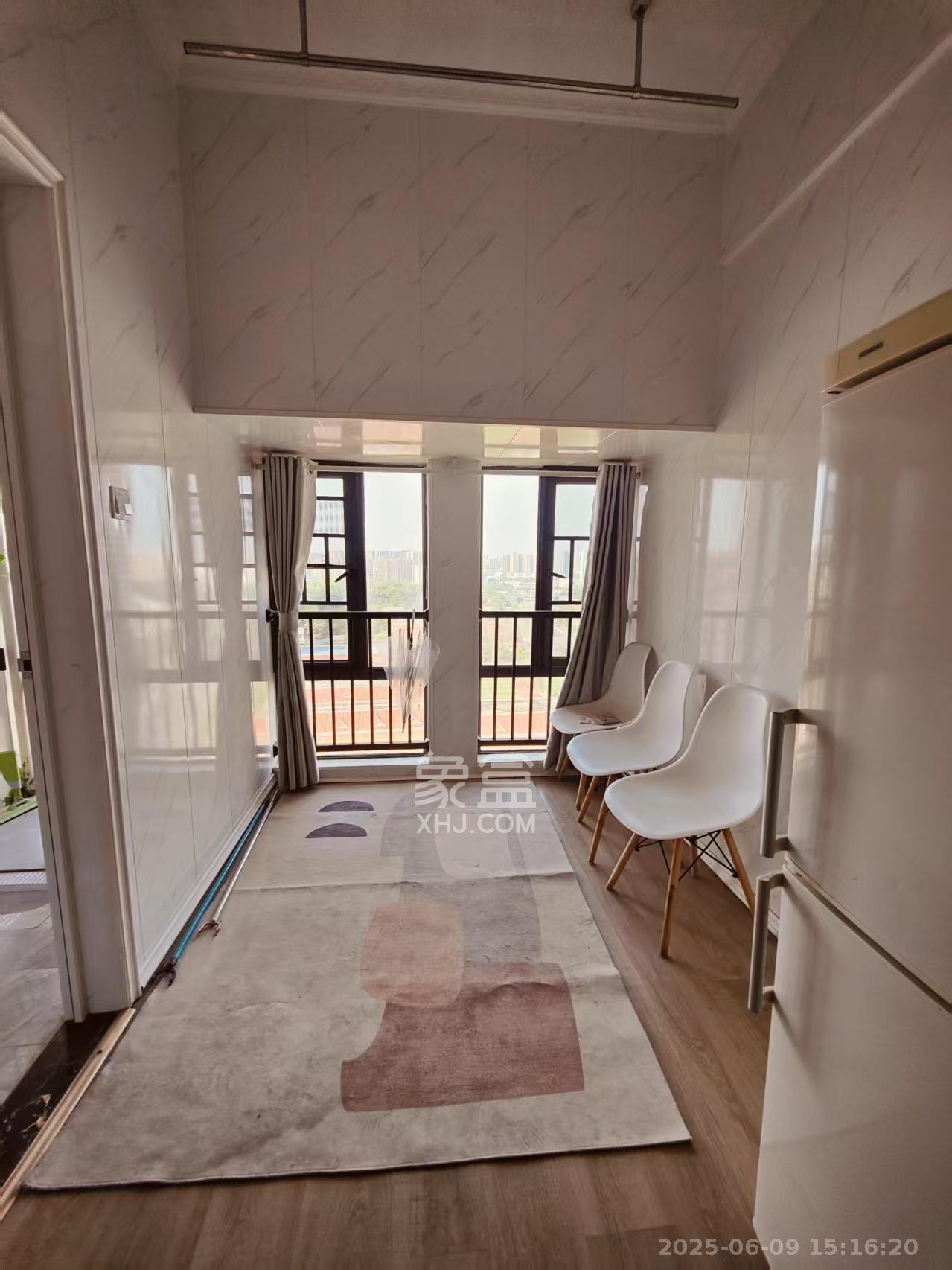 中建芙蓉嘉苑 1室1厅1卫 1200.0元/月 中建芙蓉嘉苑 1室1厅1卫 1200.0元/月室内图