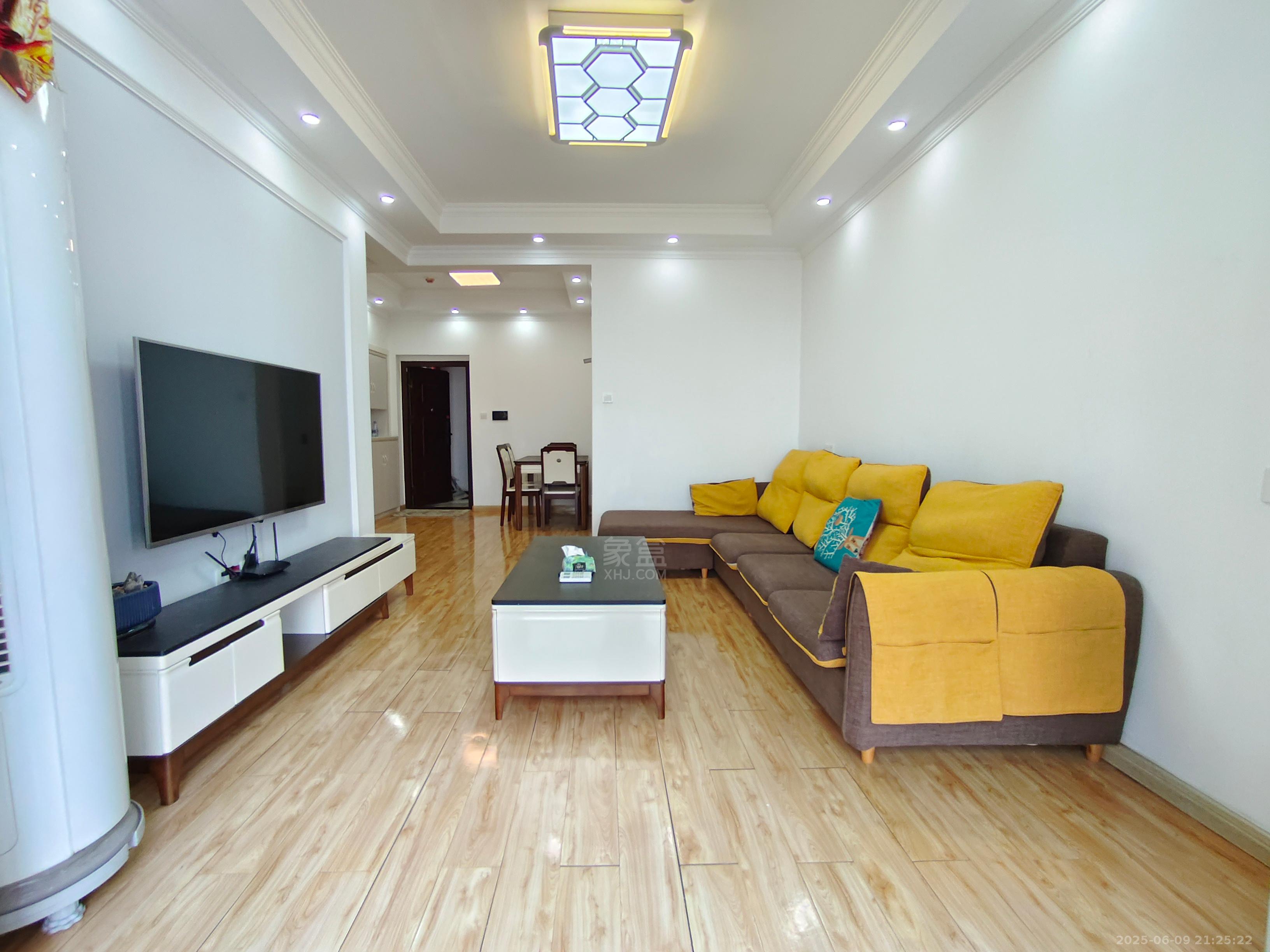 流金岁月-华晨国际 2室2厅1卫 2300.0元/月 流金岁月-华晨国际 2室2厅1卫 2300.0元/月室内图