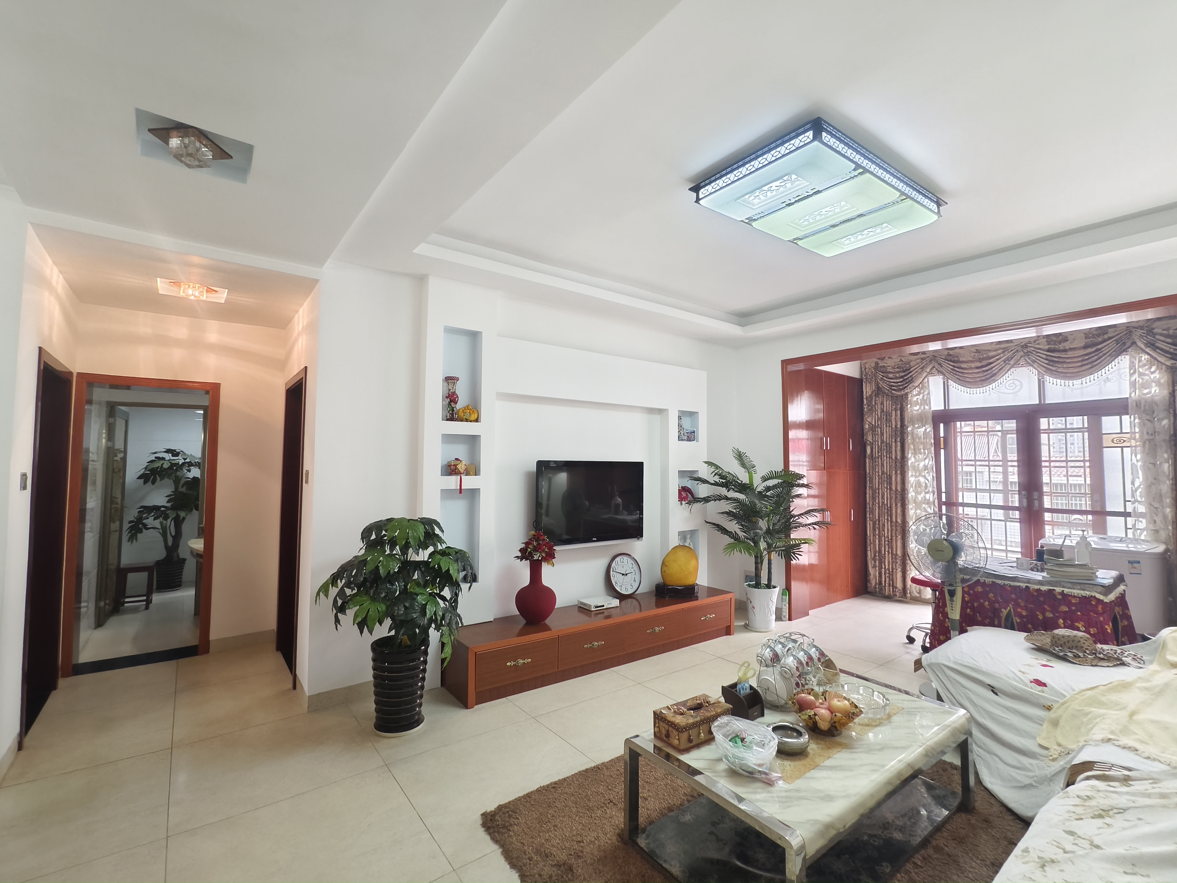 三元大市场  2室2厅1卫    52.8万客厅