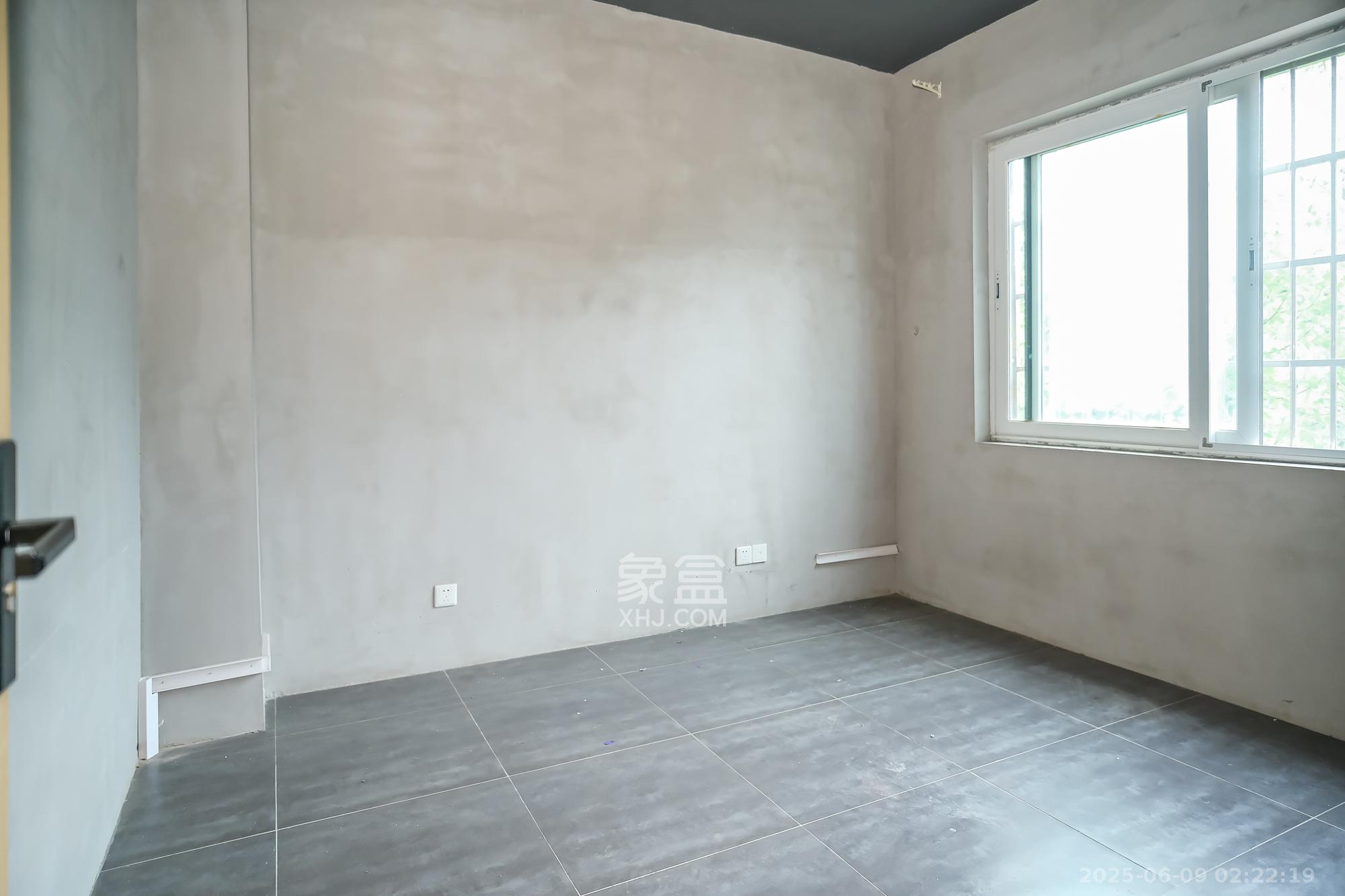 山水湾  5室2厅3卫    571.0万 山水湾  5室2厅3卫    571.0万卧室