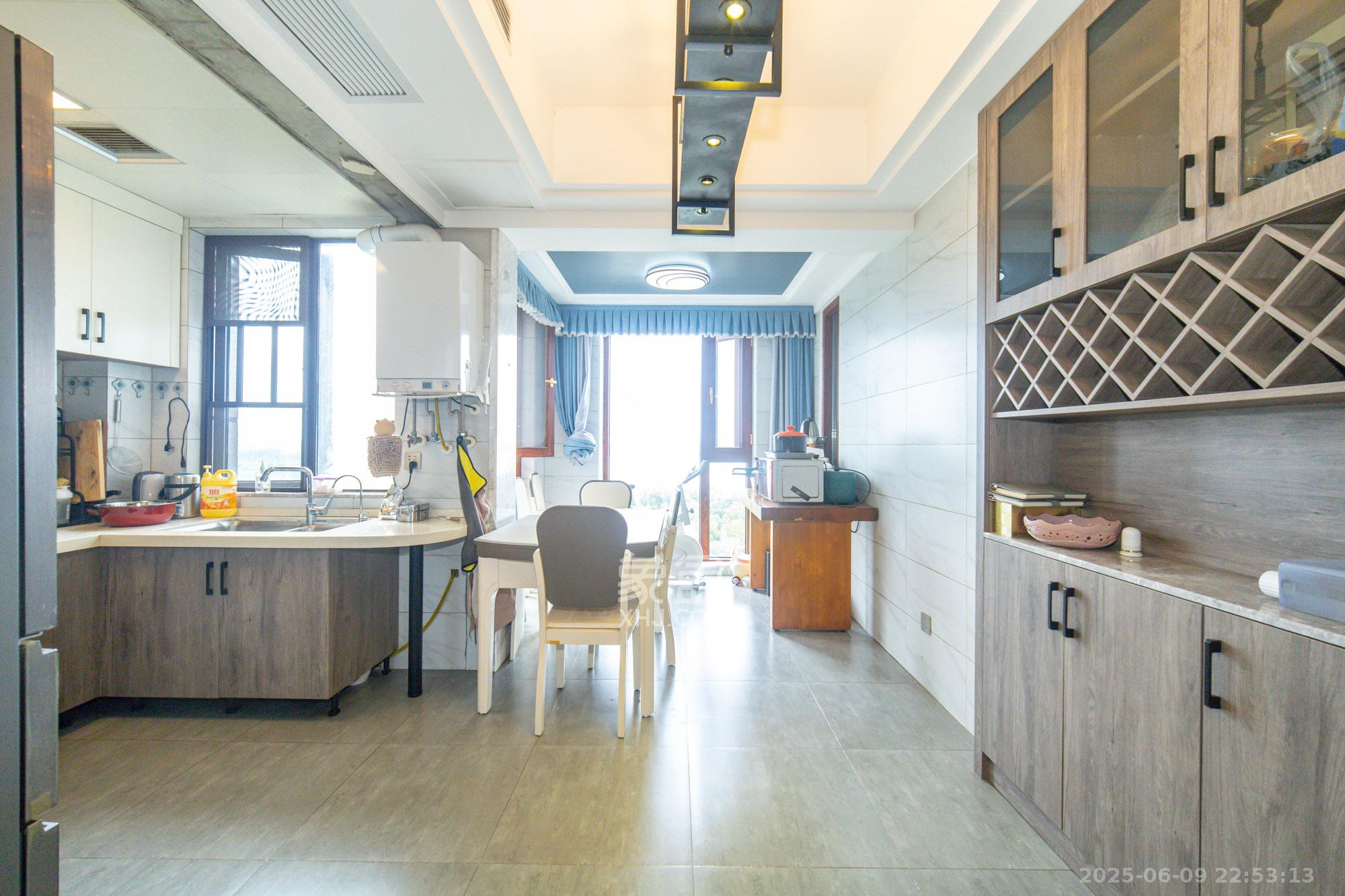 国泰九龙湾  4室2厅2卫    148.0万其他